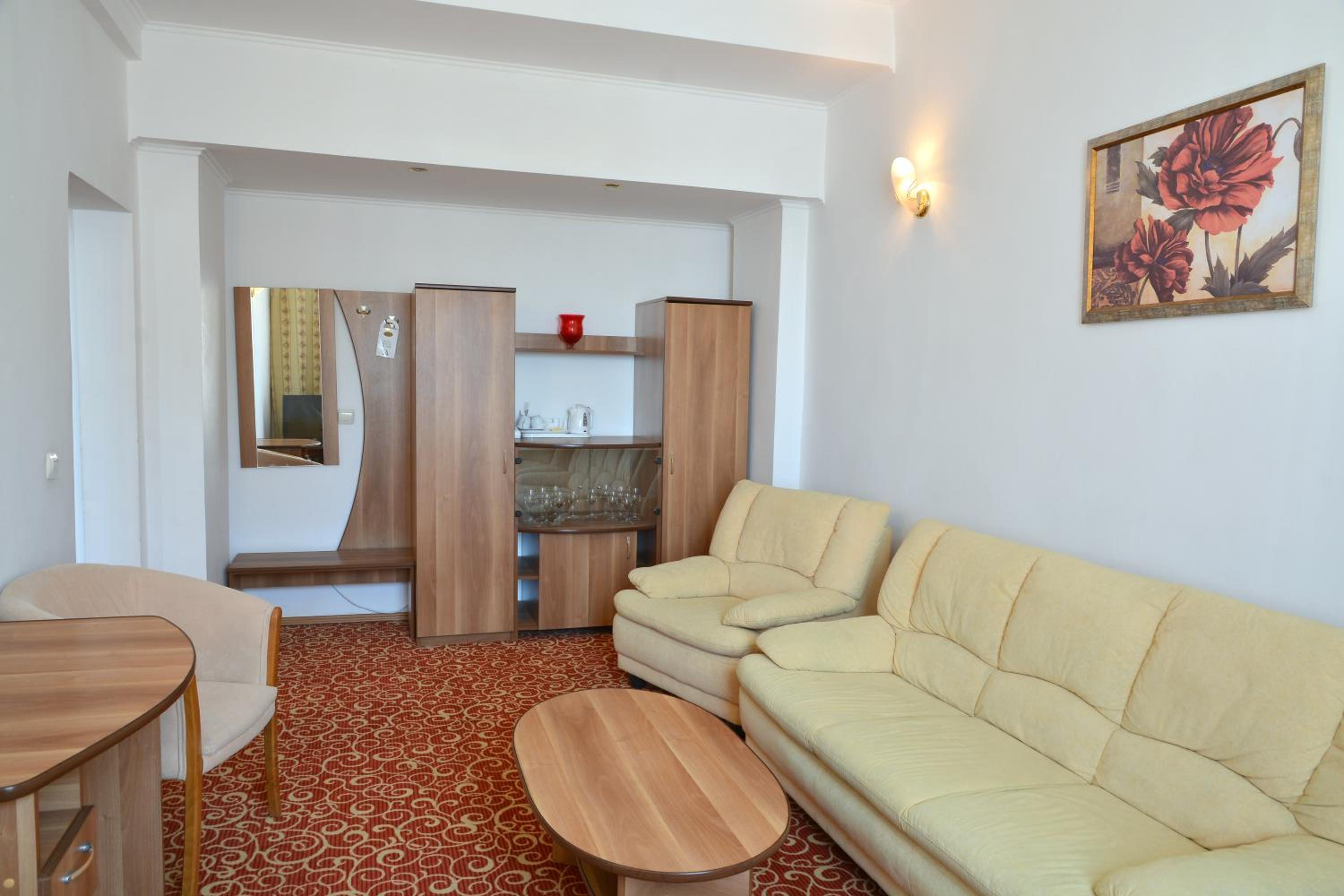 Business Suite - Photo 2