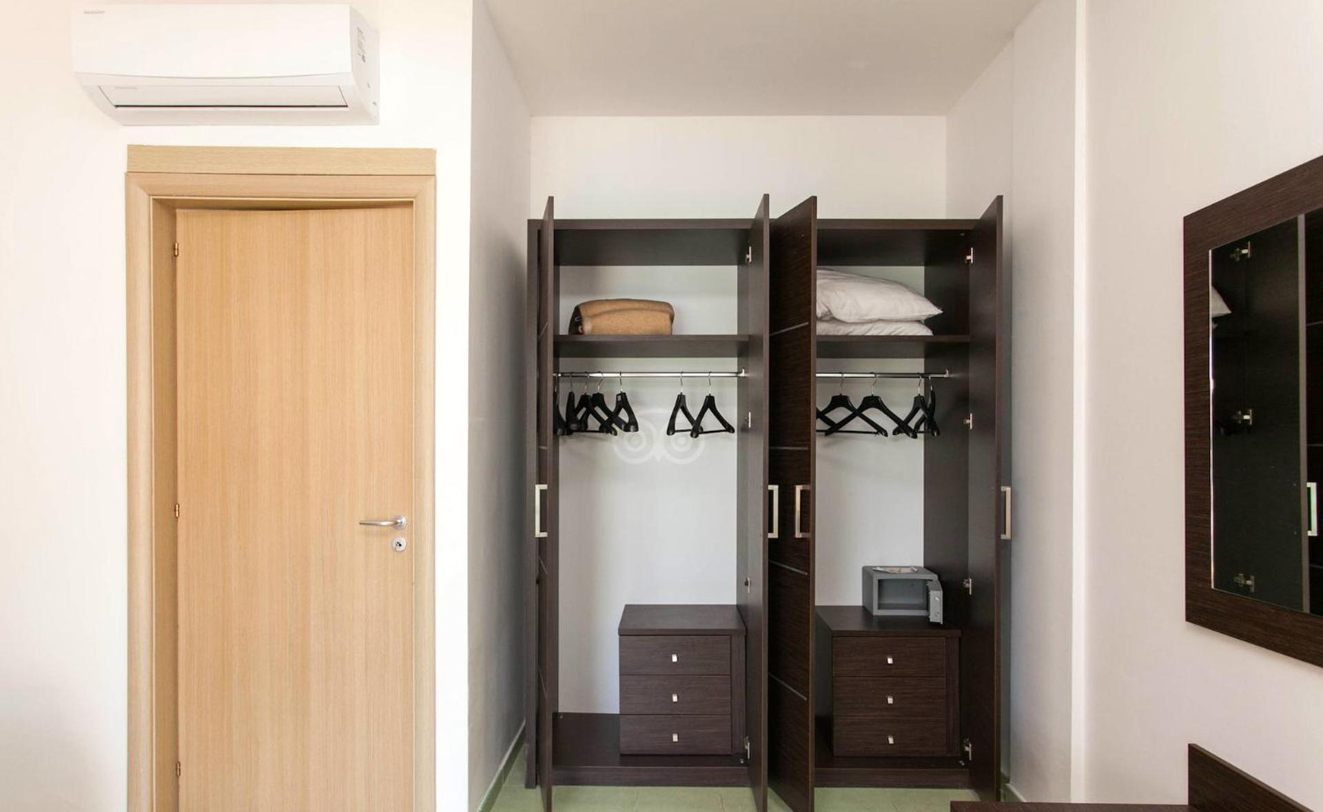 Standard Double or Twin Room - Photo 20