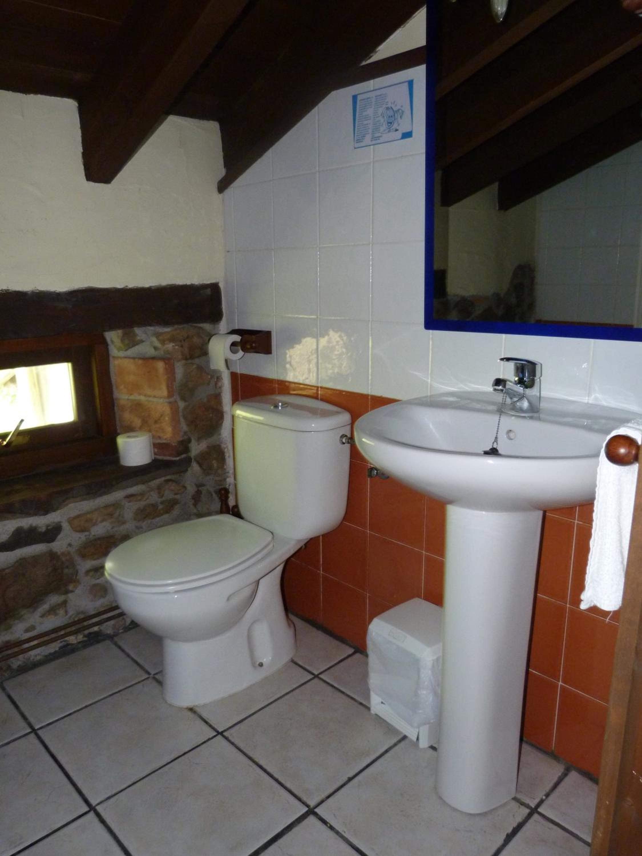 Double or Twin Room - Photo 13