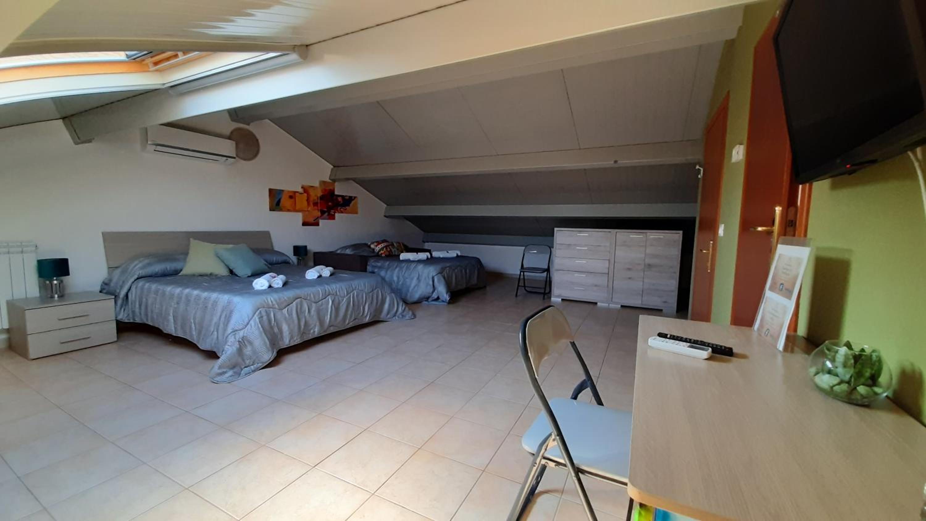 Deluxe Family Room photo 3