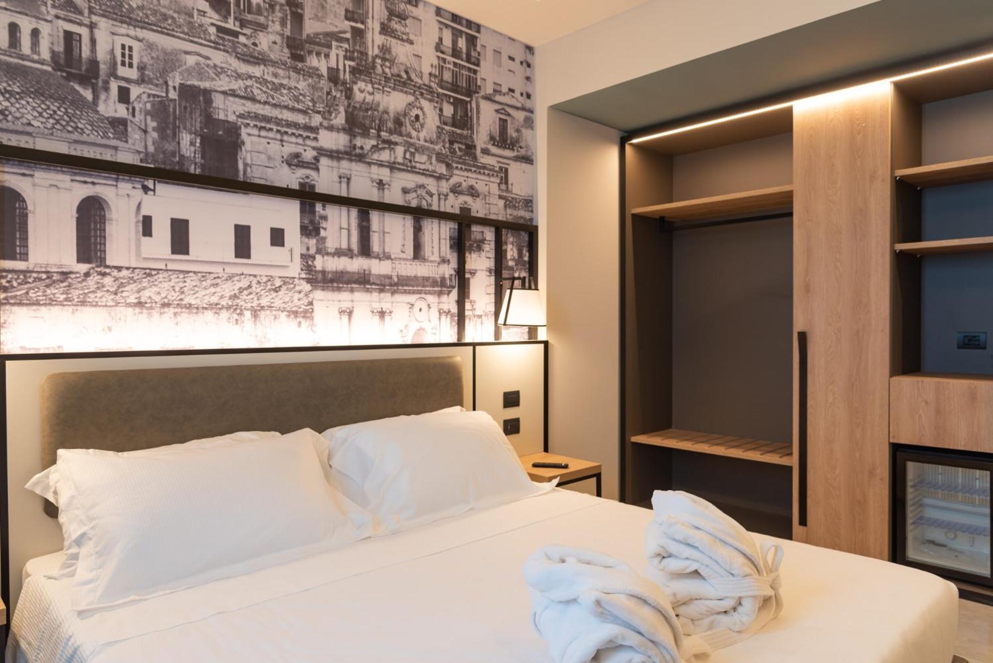 Standard Double or Twin Room - Photo 4