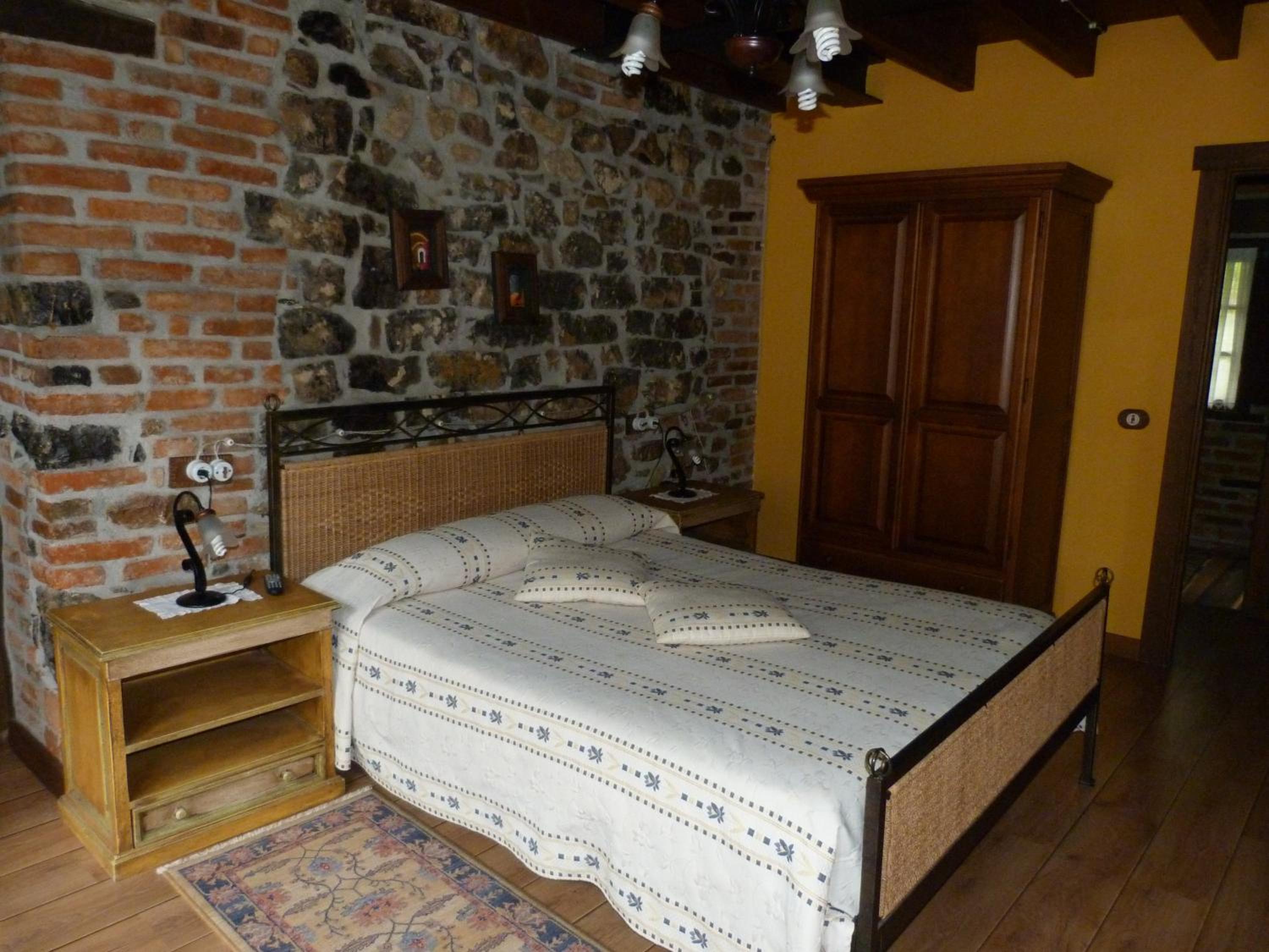 Double or Twin Room - Photo 3