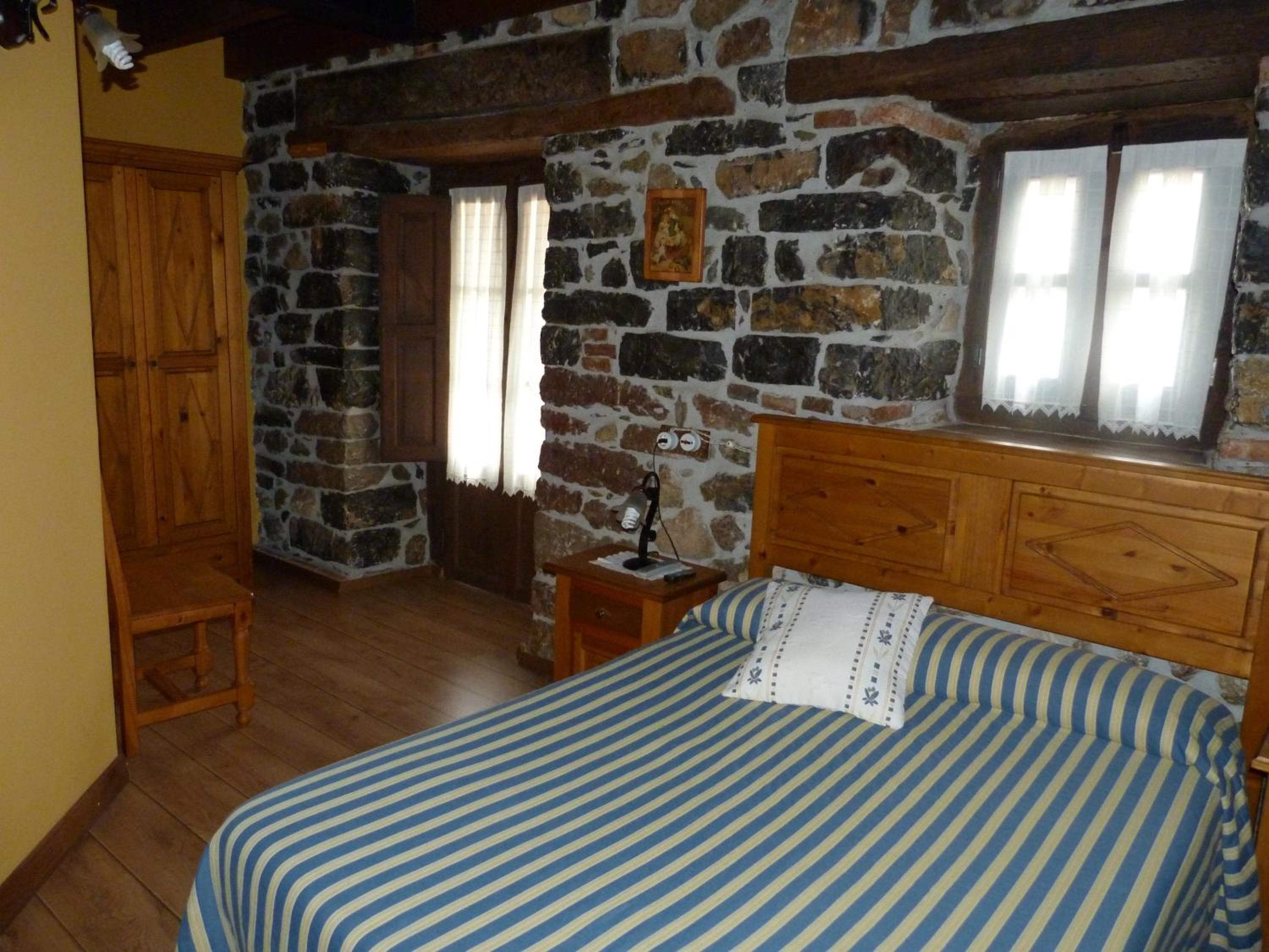 Double or Twin Room - Photo 26