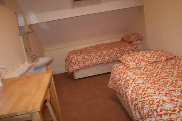 Economy Quadruple Room with Shared Bathroom photo 1