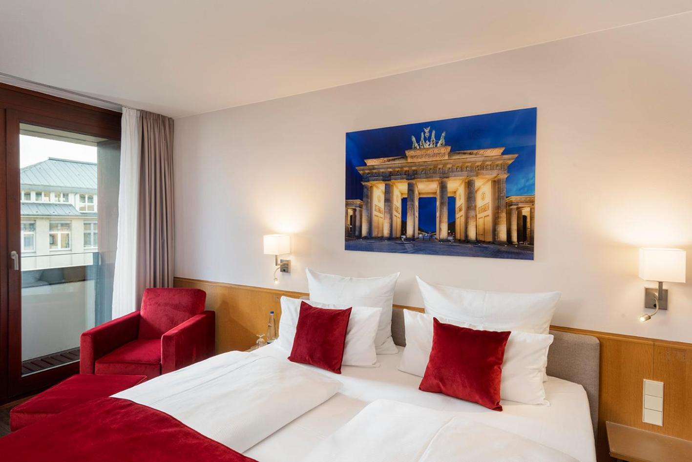 Superior Double Room thumbnail 5