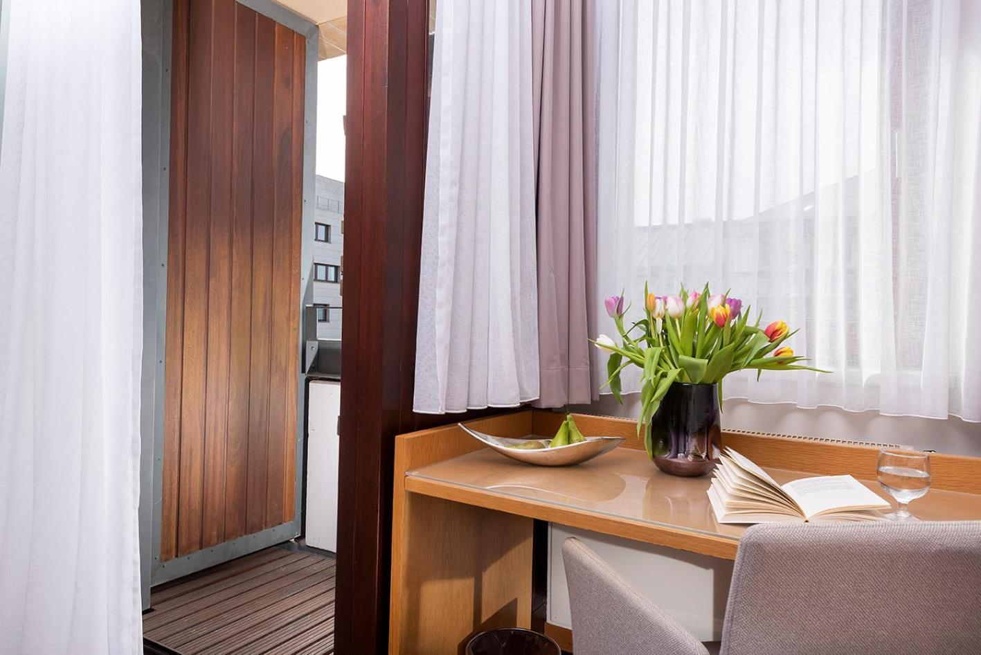 Superior Double Room thumbnail 5