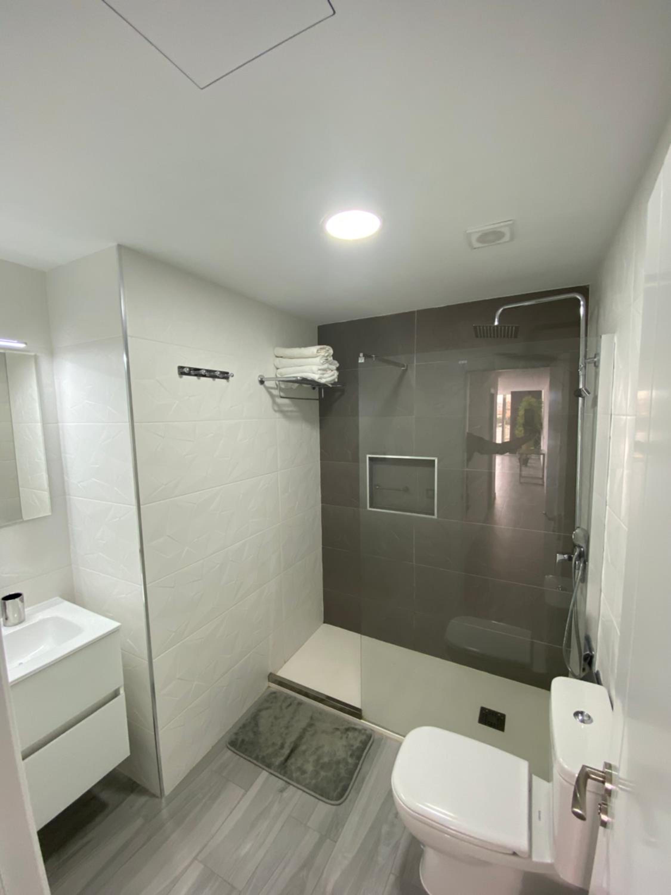Two-Bedroom House - Photo 2