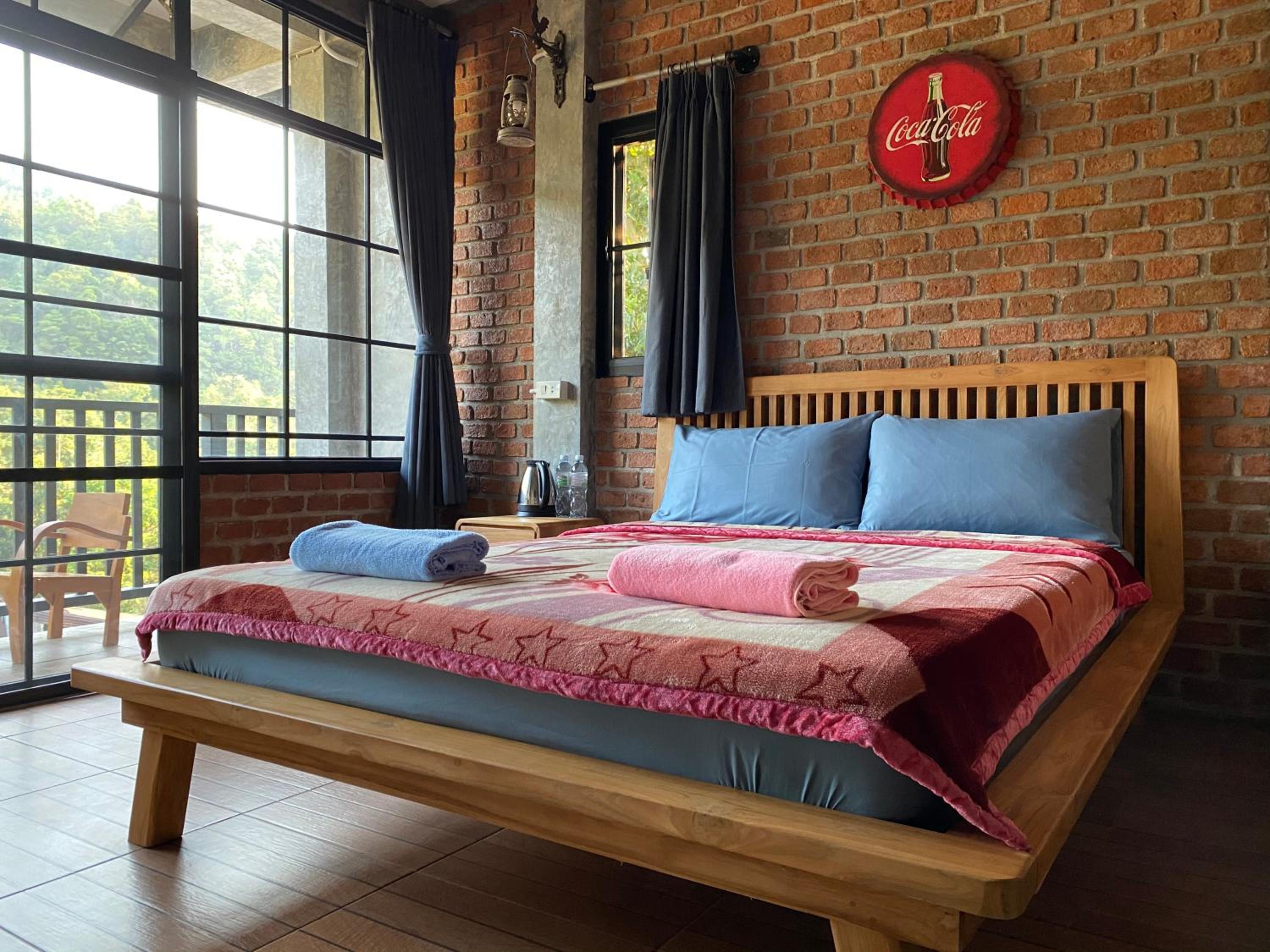 Double Room with Balcony - Photo 5