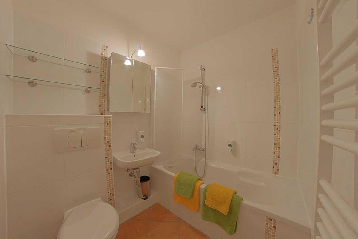 Apartment photo 2
