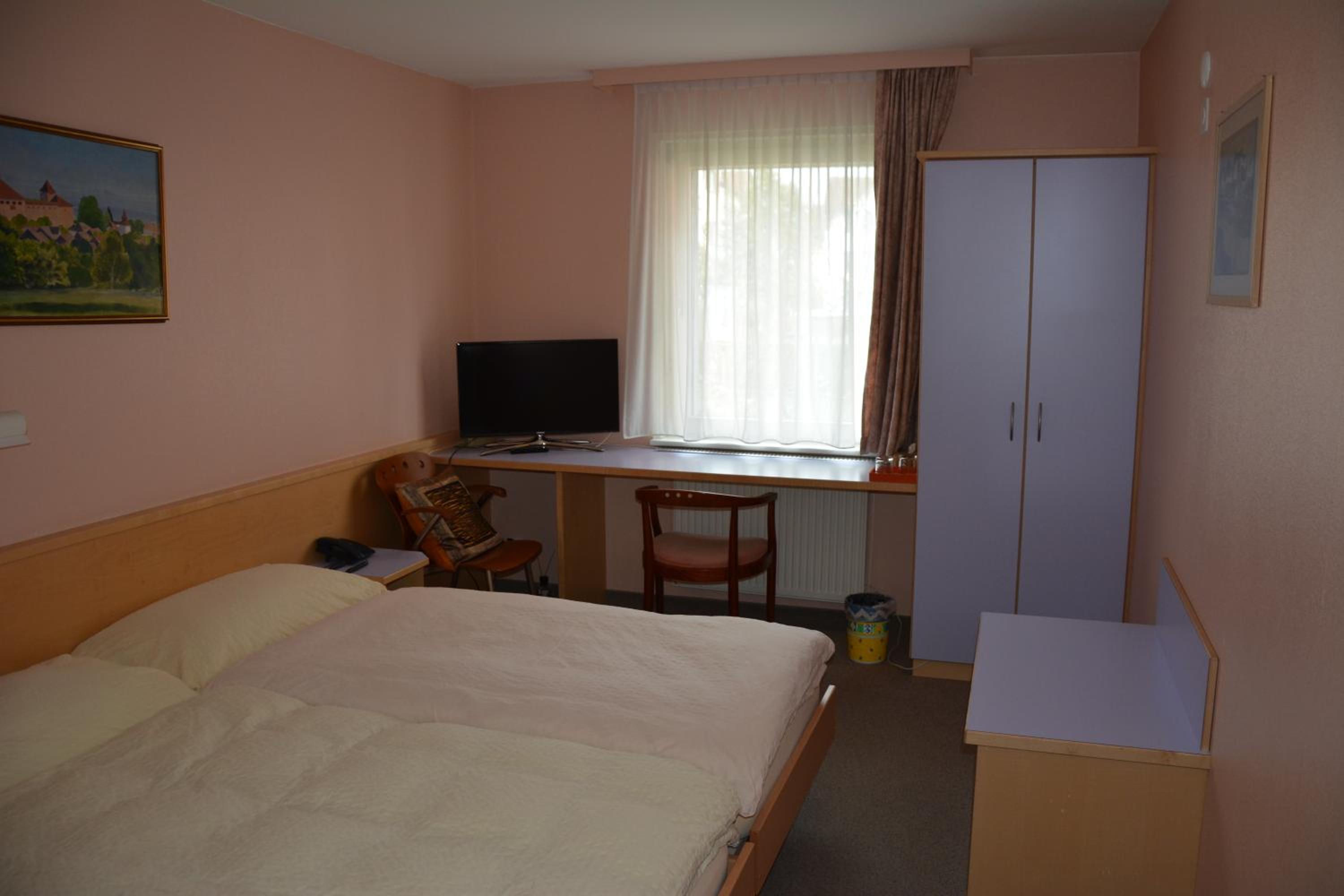 Double Room - Photo 2