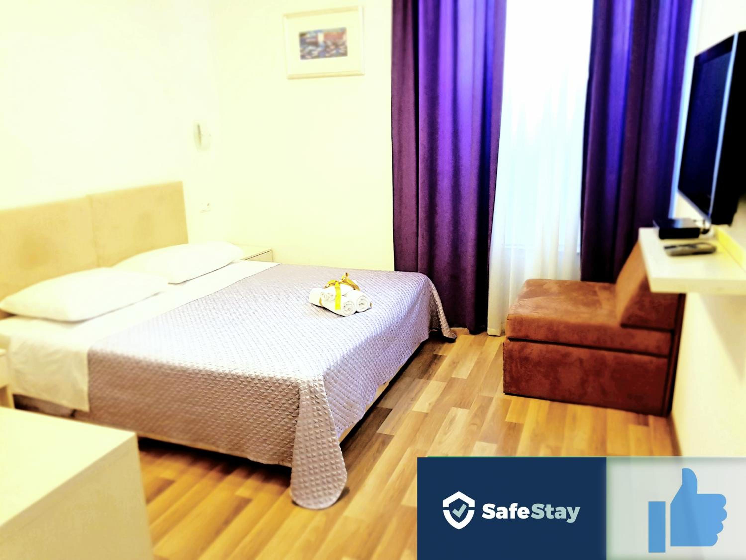 Standard Double Room - Photo 11