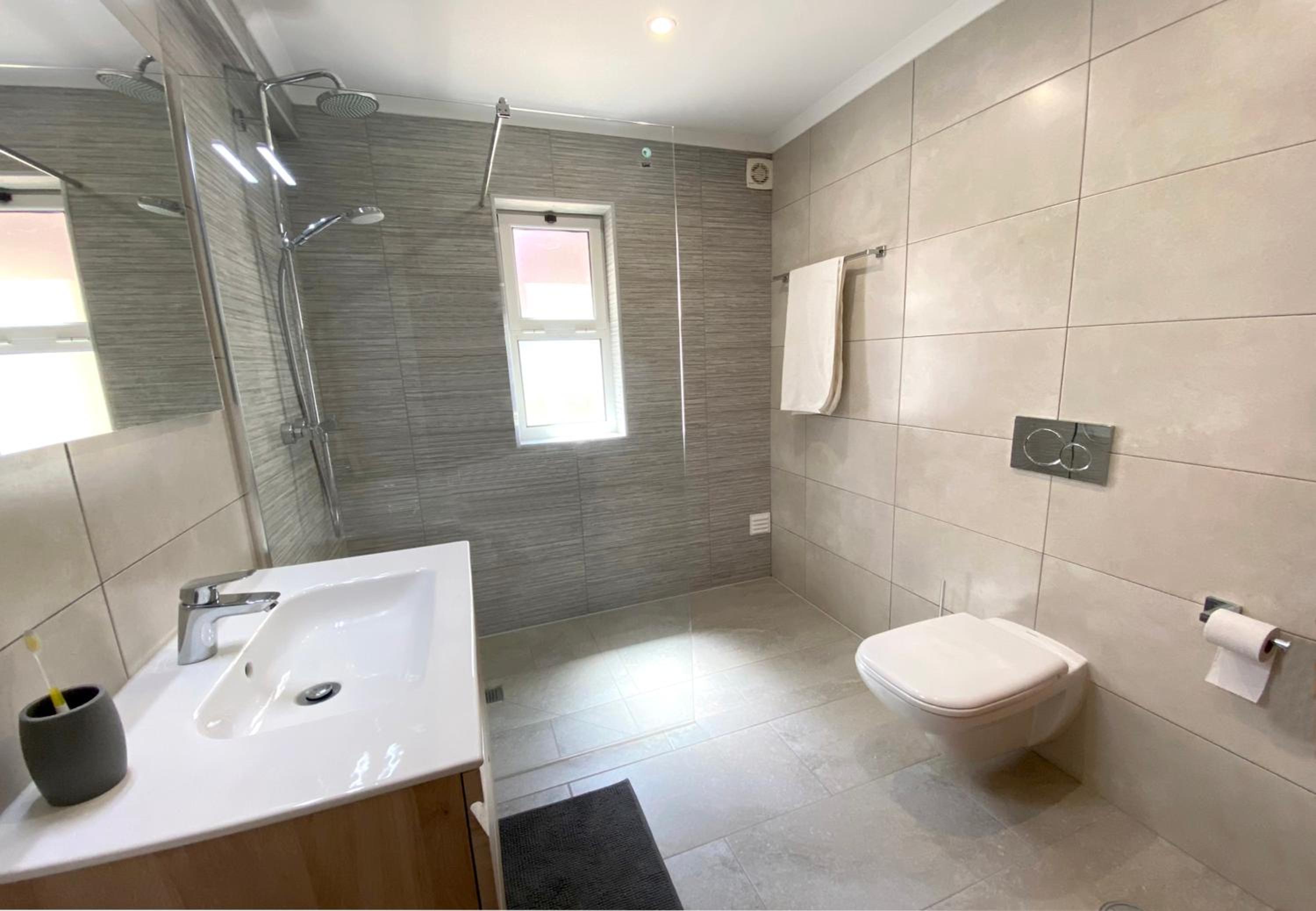 Four-Bedroom Villa photo 2