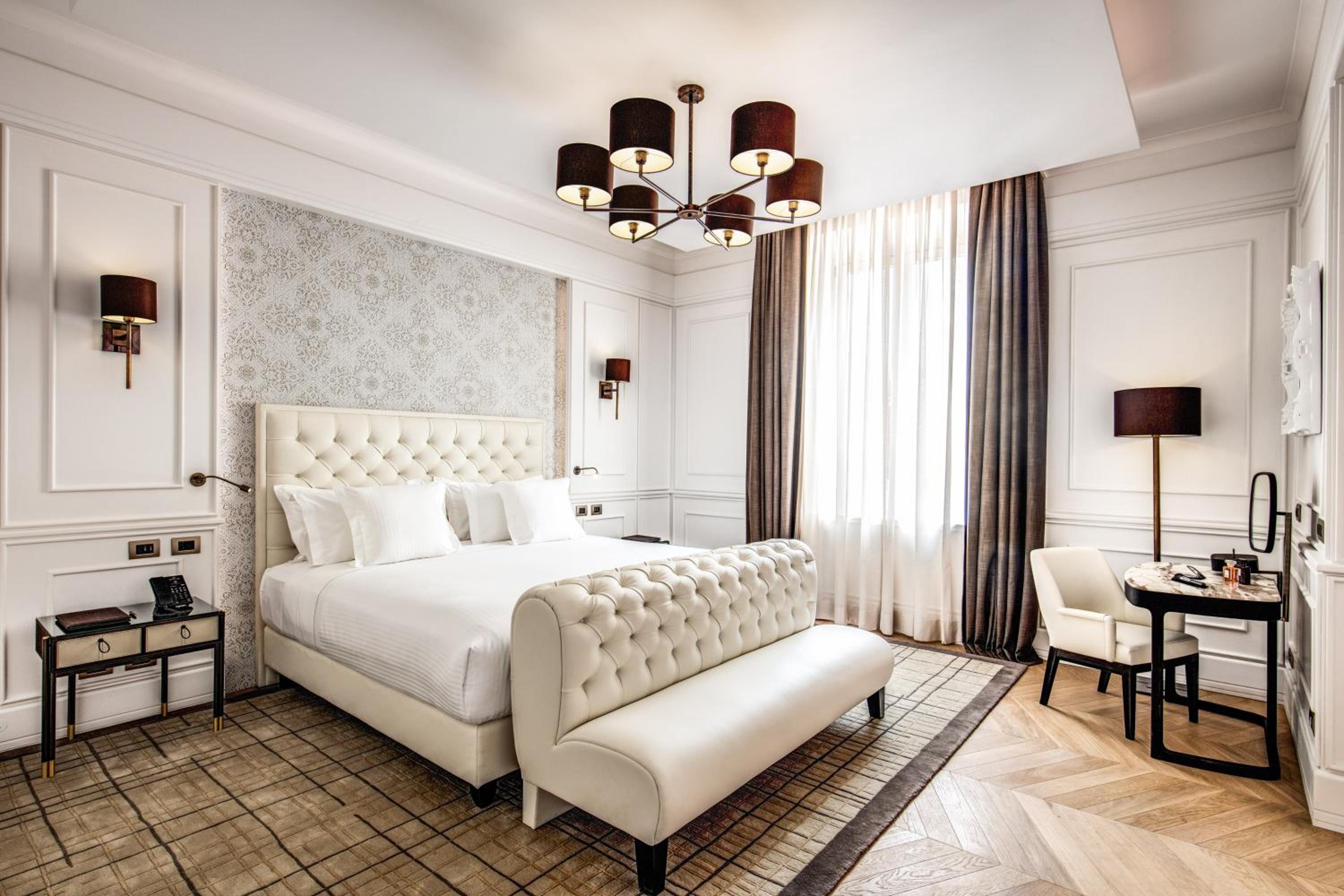 Penthouse Jacuzzi Suite