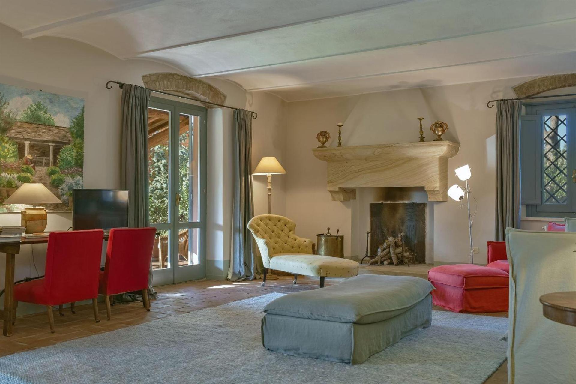 Five-Bedroom Villa photo 1