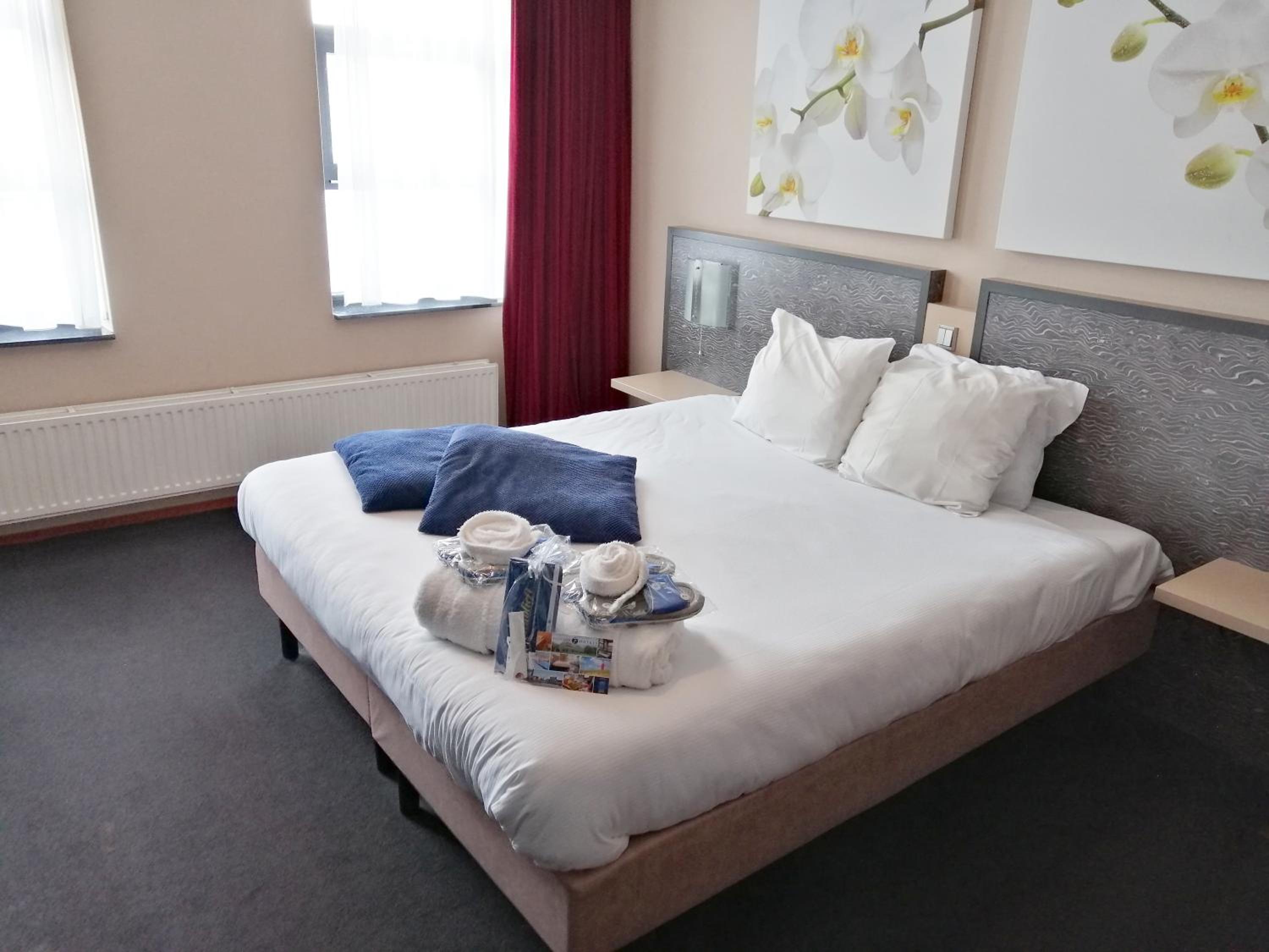 Executive Suite - Photo 1