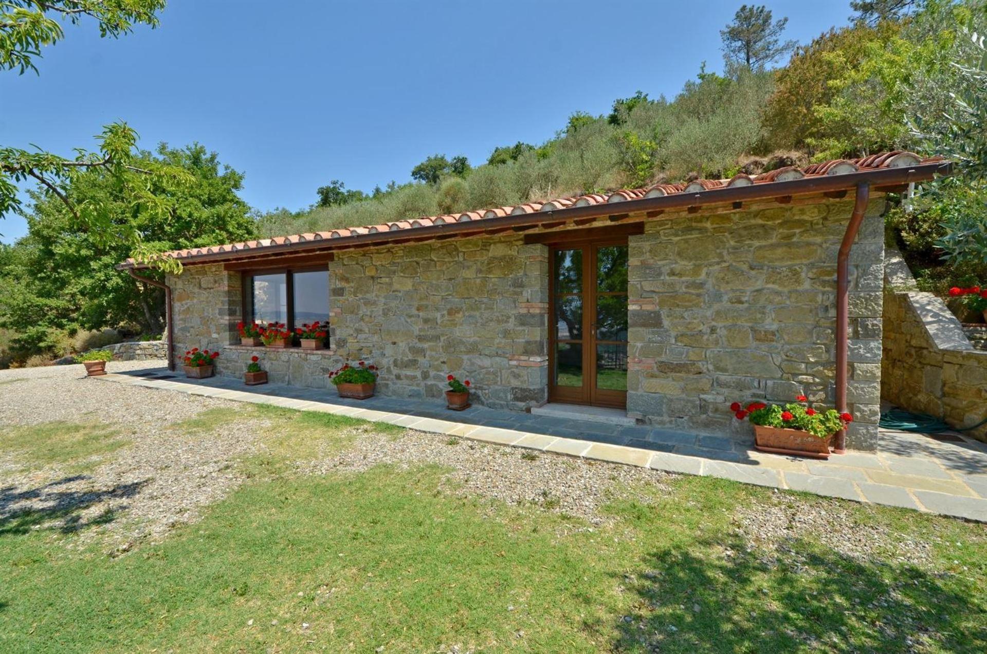 Five-Bedroom Villa photo 2