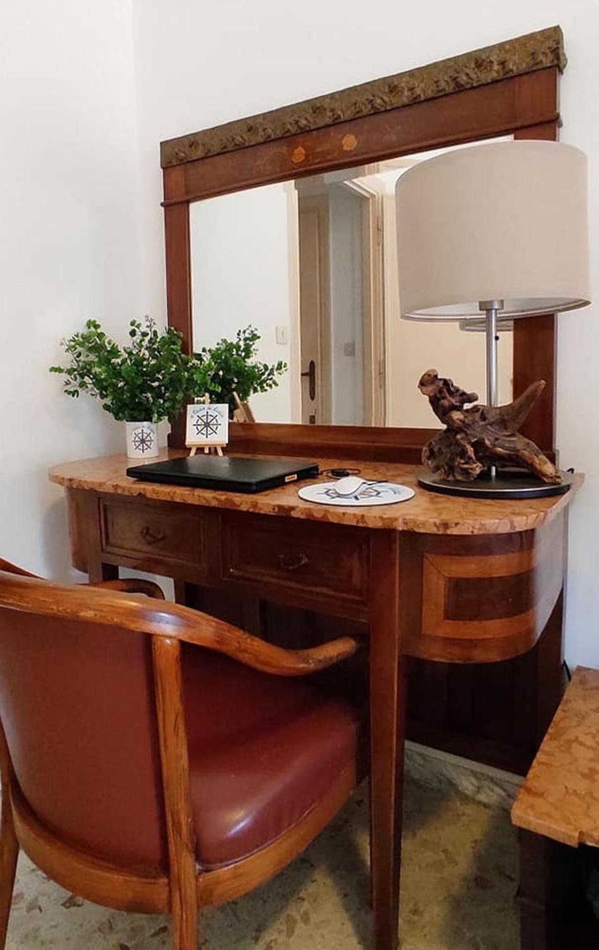 Double Room with Private Bathroom and Balcony photo 2
