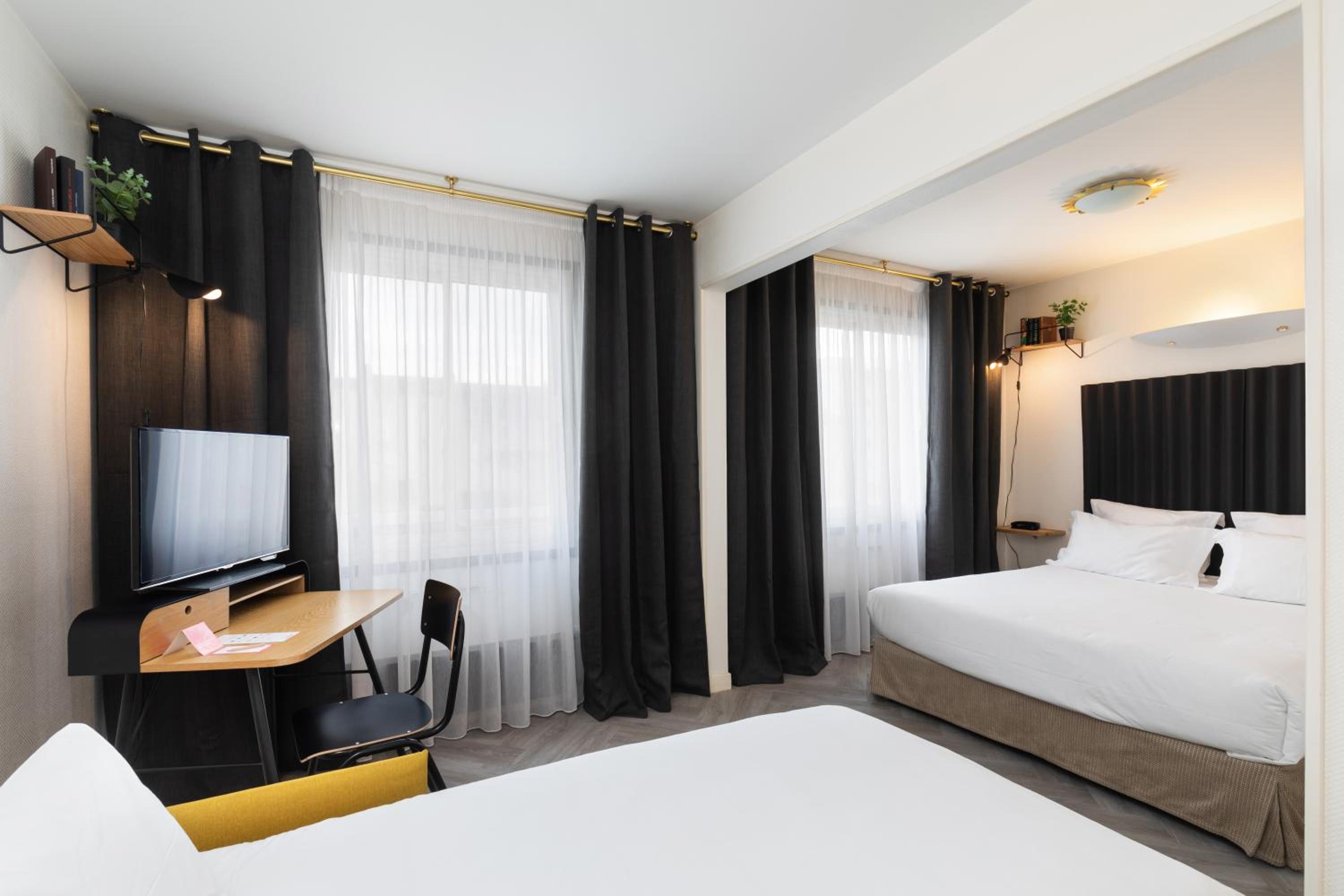 Superior Triple Room thumbnail 5