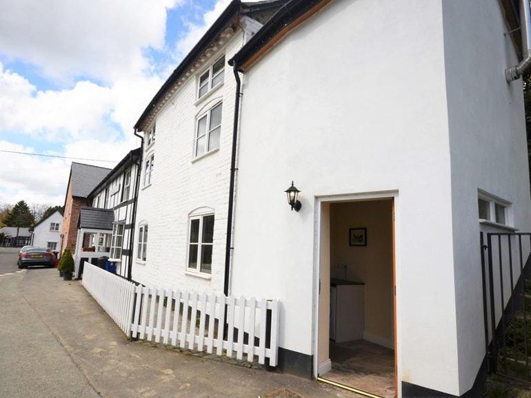 Three-Bedroom House photo 2