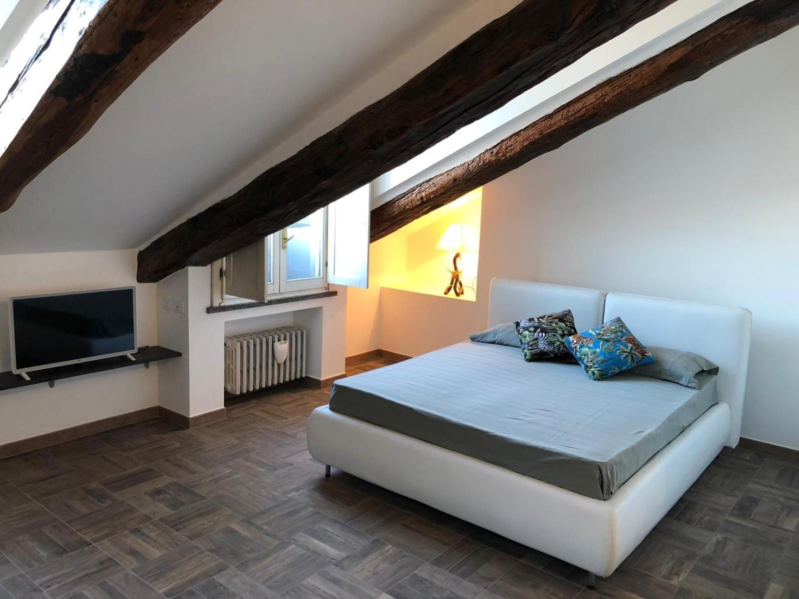 One-Bedroom Apartment - Photo 1