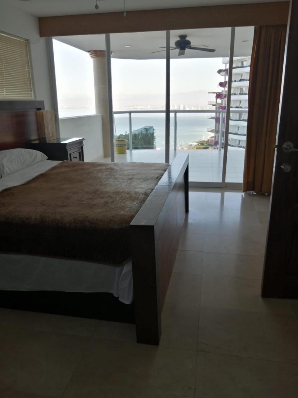 Queen Suite with Sea View