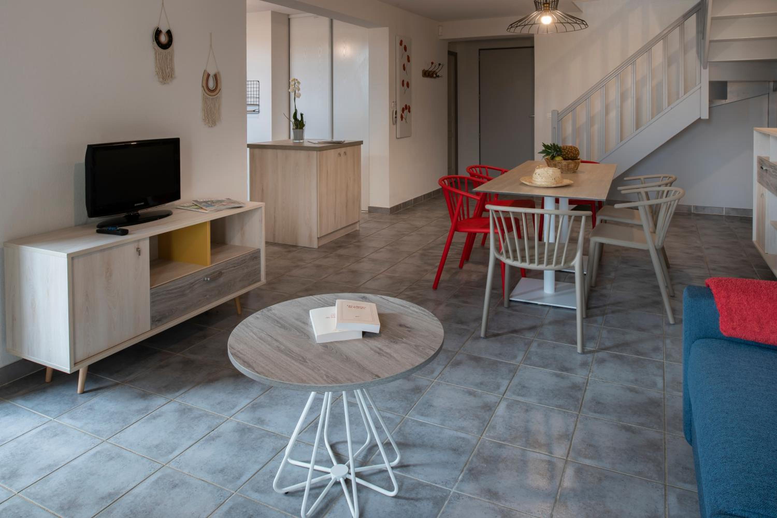 Three-Bedroom Villa - Photo 3