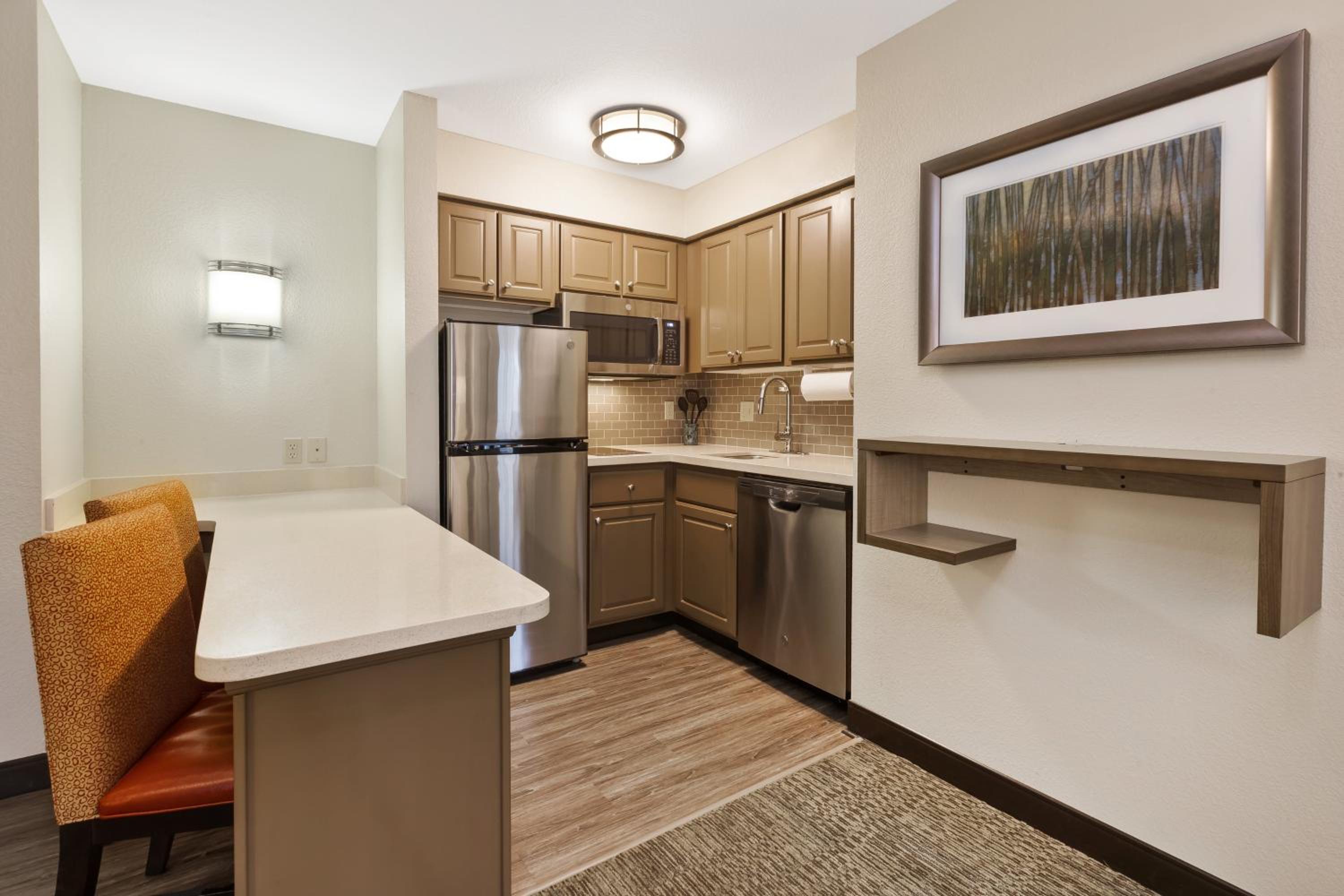 One-Bedroom King Suite - Photo 7