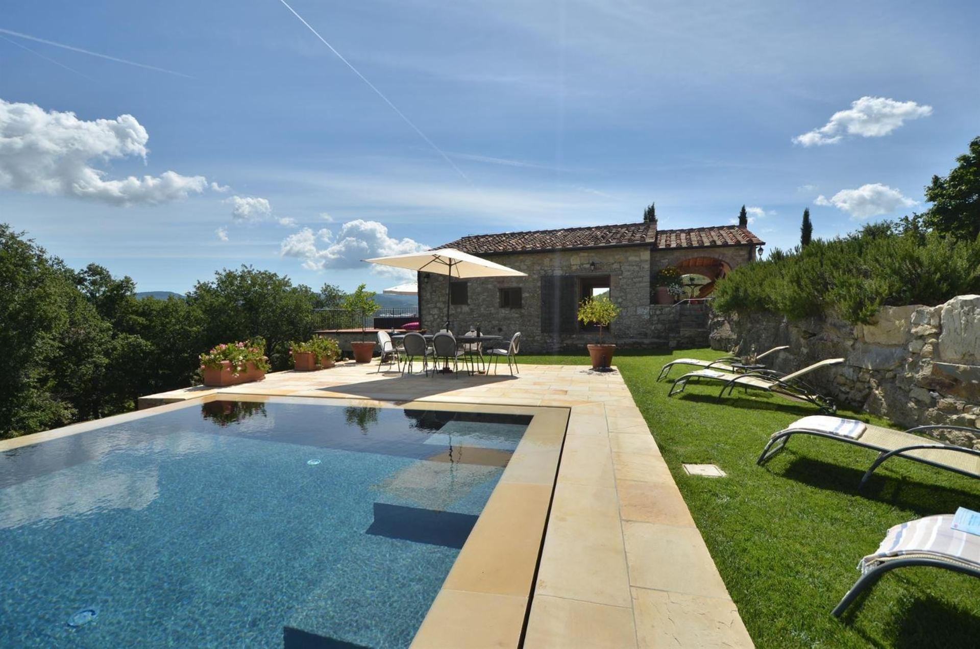 Three-Bedroom Villa photo 2