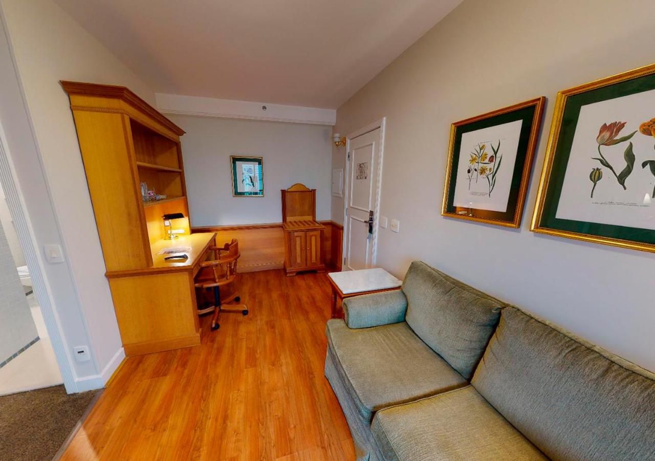 Queen Suite