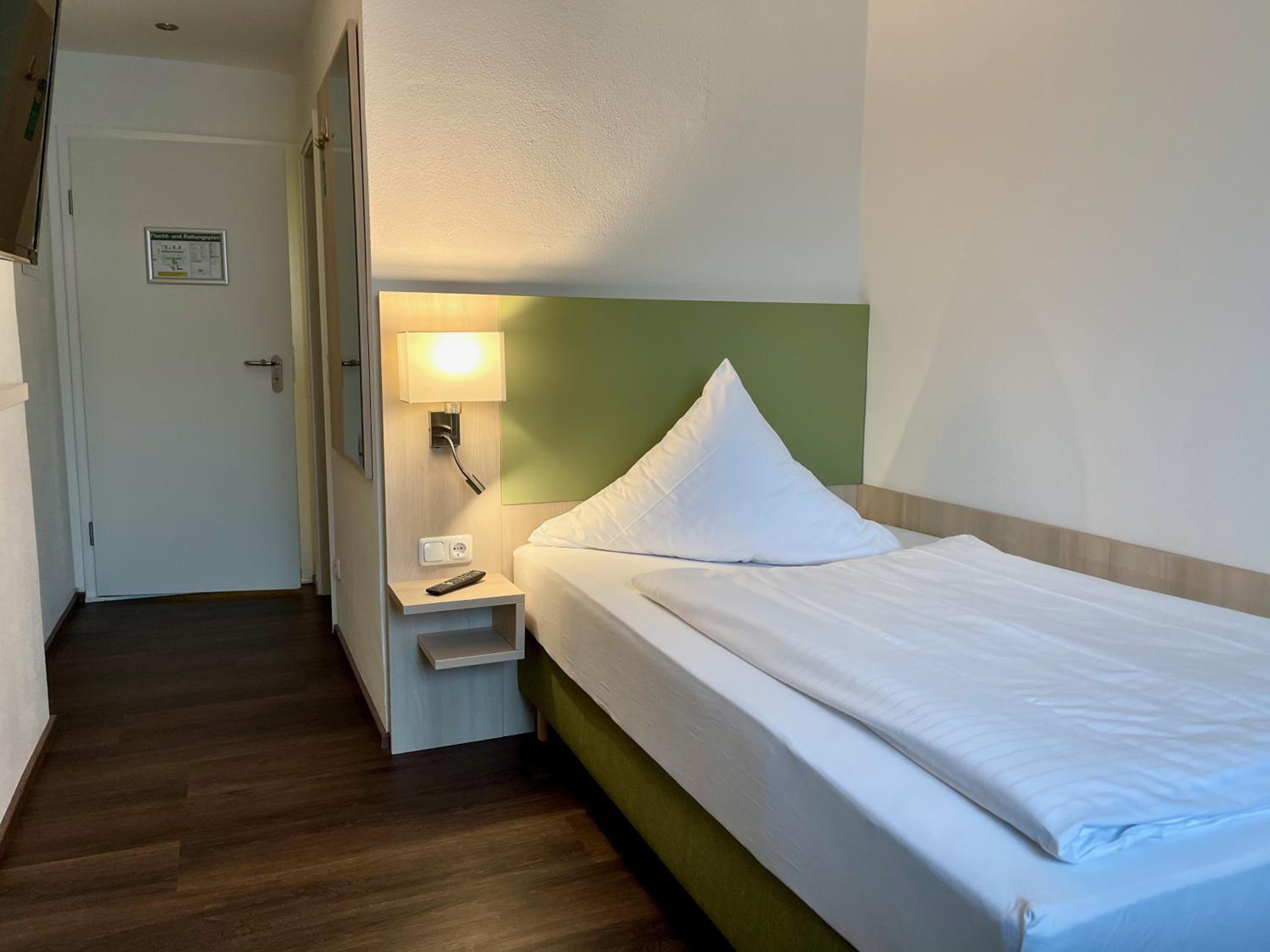 Business Single Room photo 3