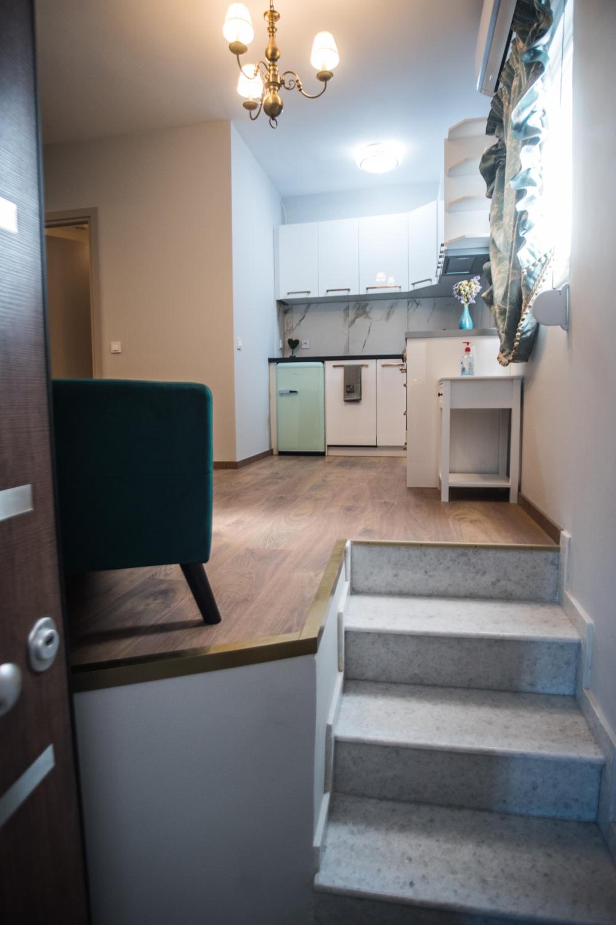 One-Bedroom Apartment - Photo 15