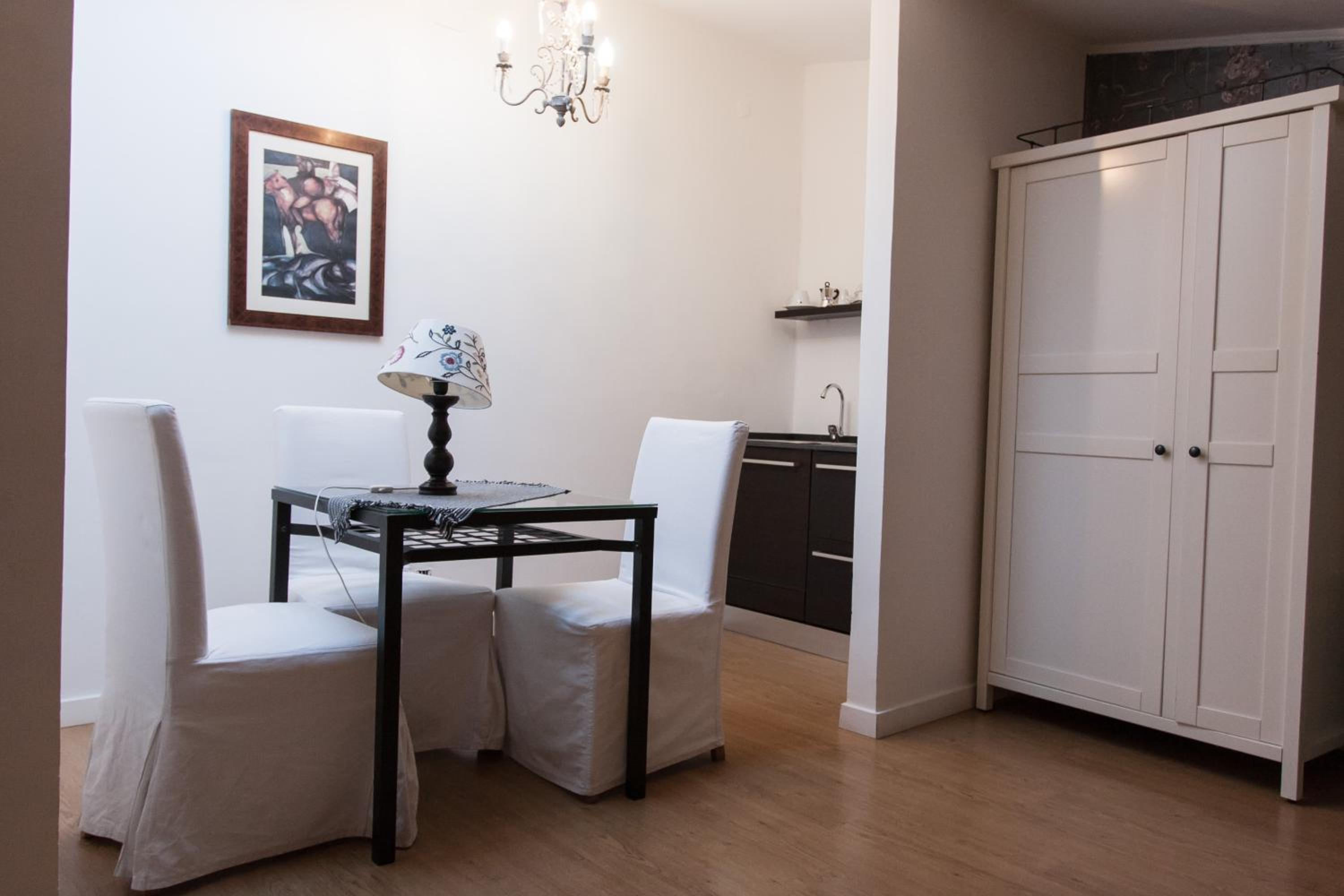 Double Room with Extra Bed (3 Adults) photo 2