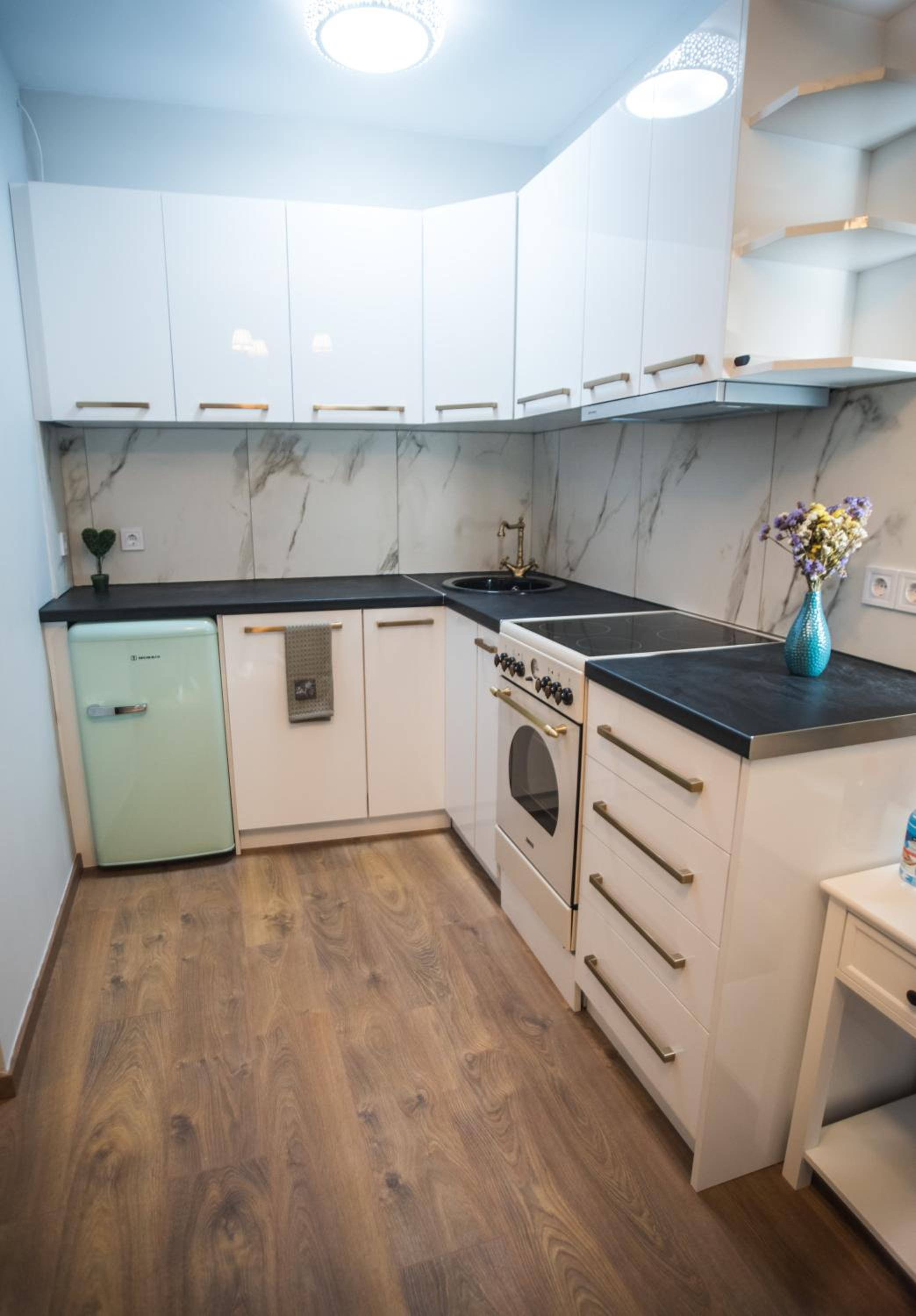 One-Bedroom Apartment - Photo 13