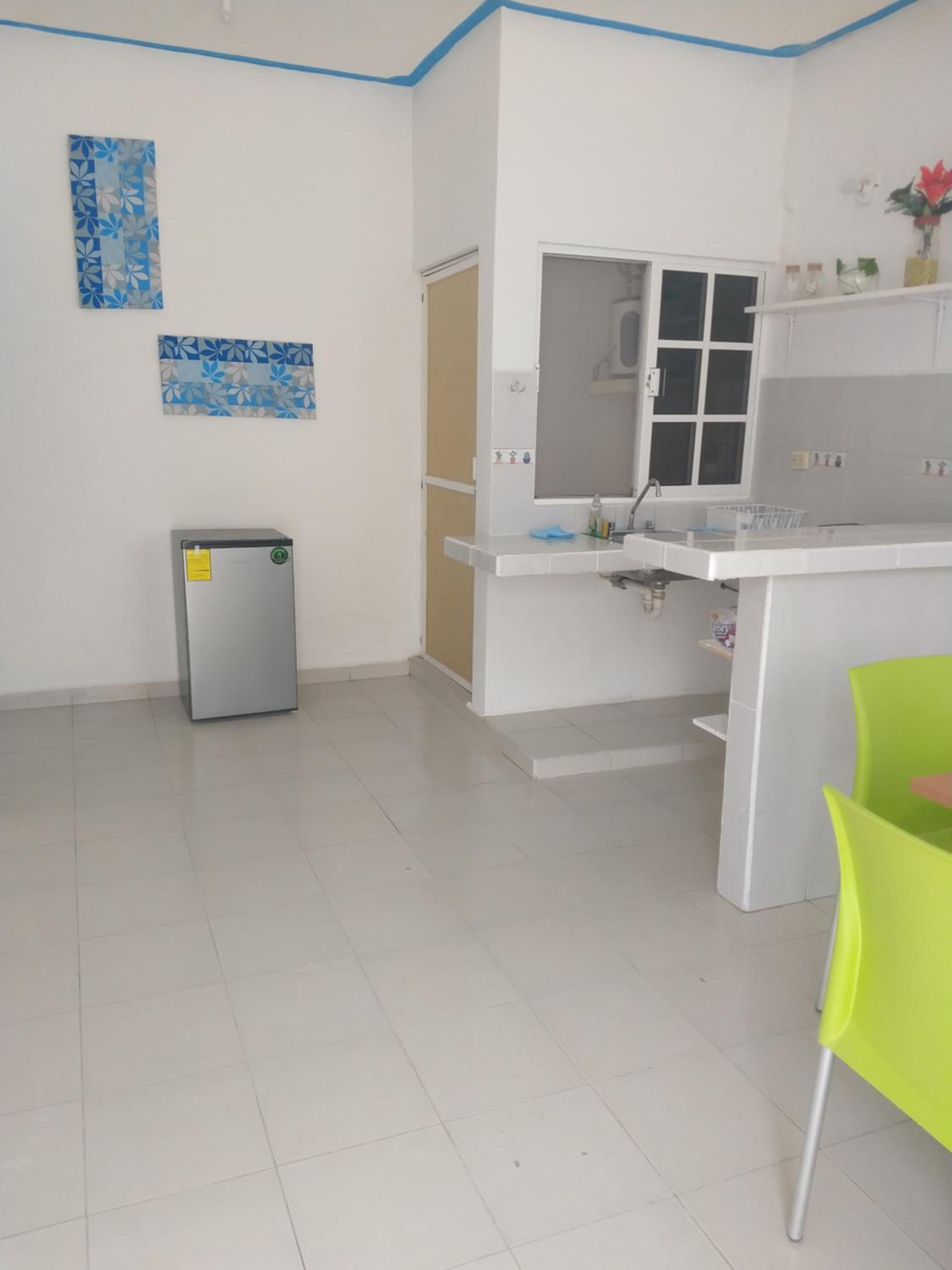 One-Bedroom Apartment - Photo 3