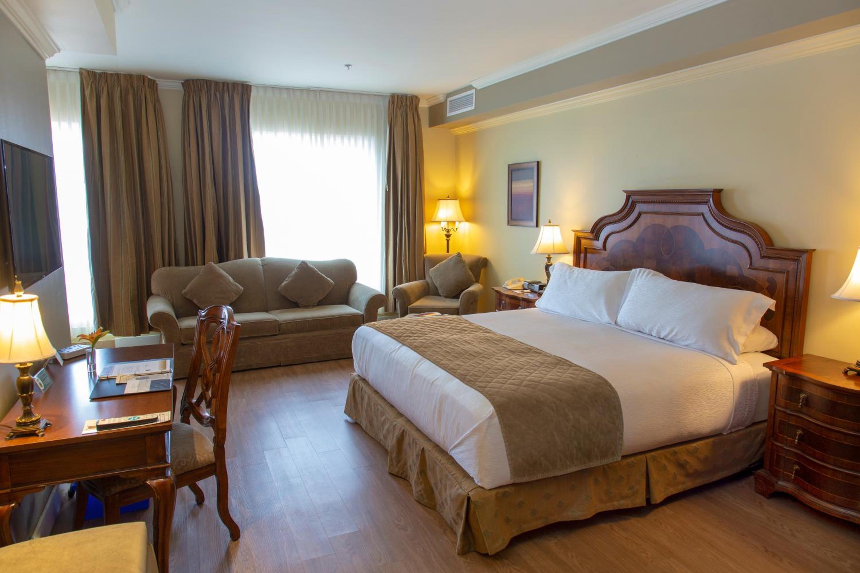 Deluxe Junior Suite
