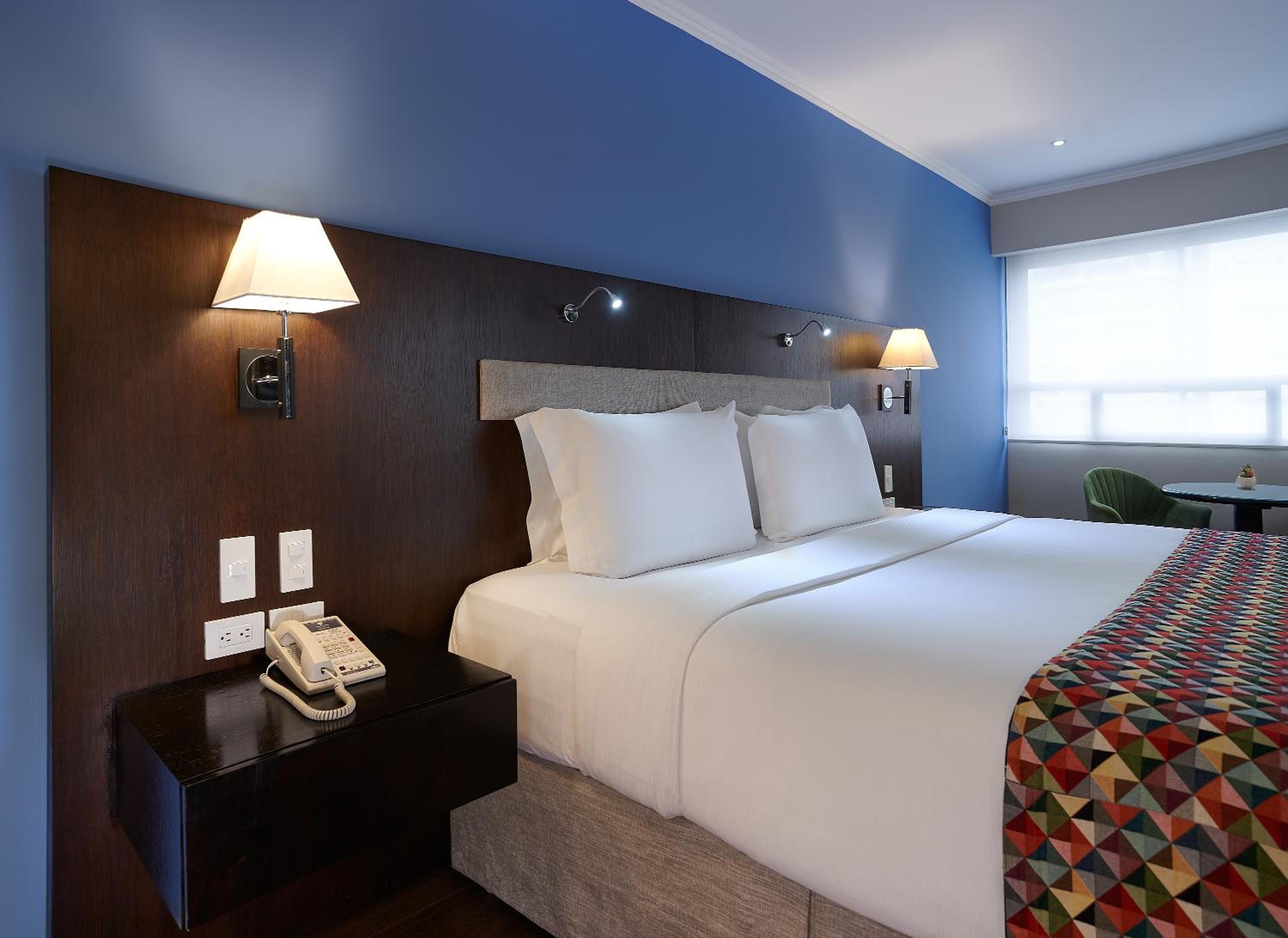 Deluxe Queen Room - Photo 2