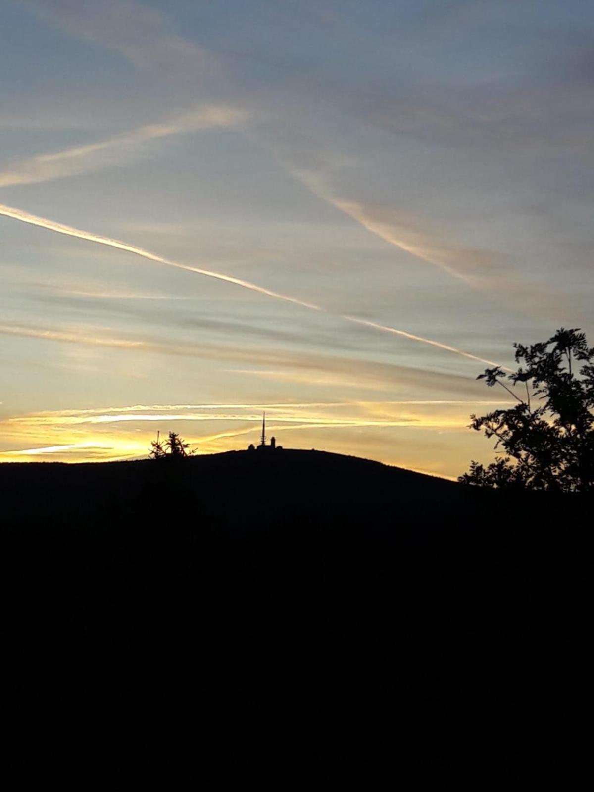 Apartment with Mountain View