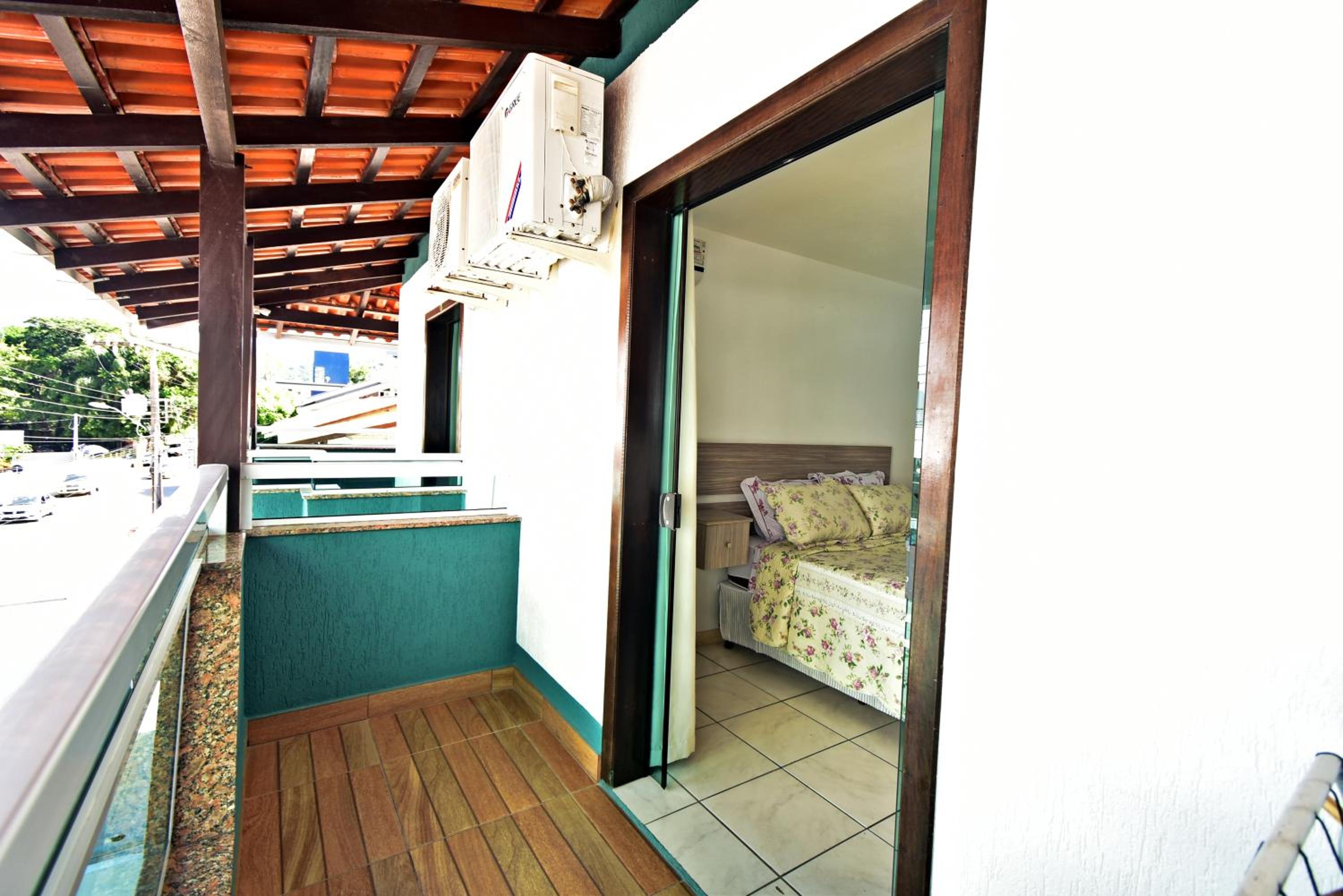 Suite with Balcony - Photo 2
