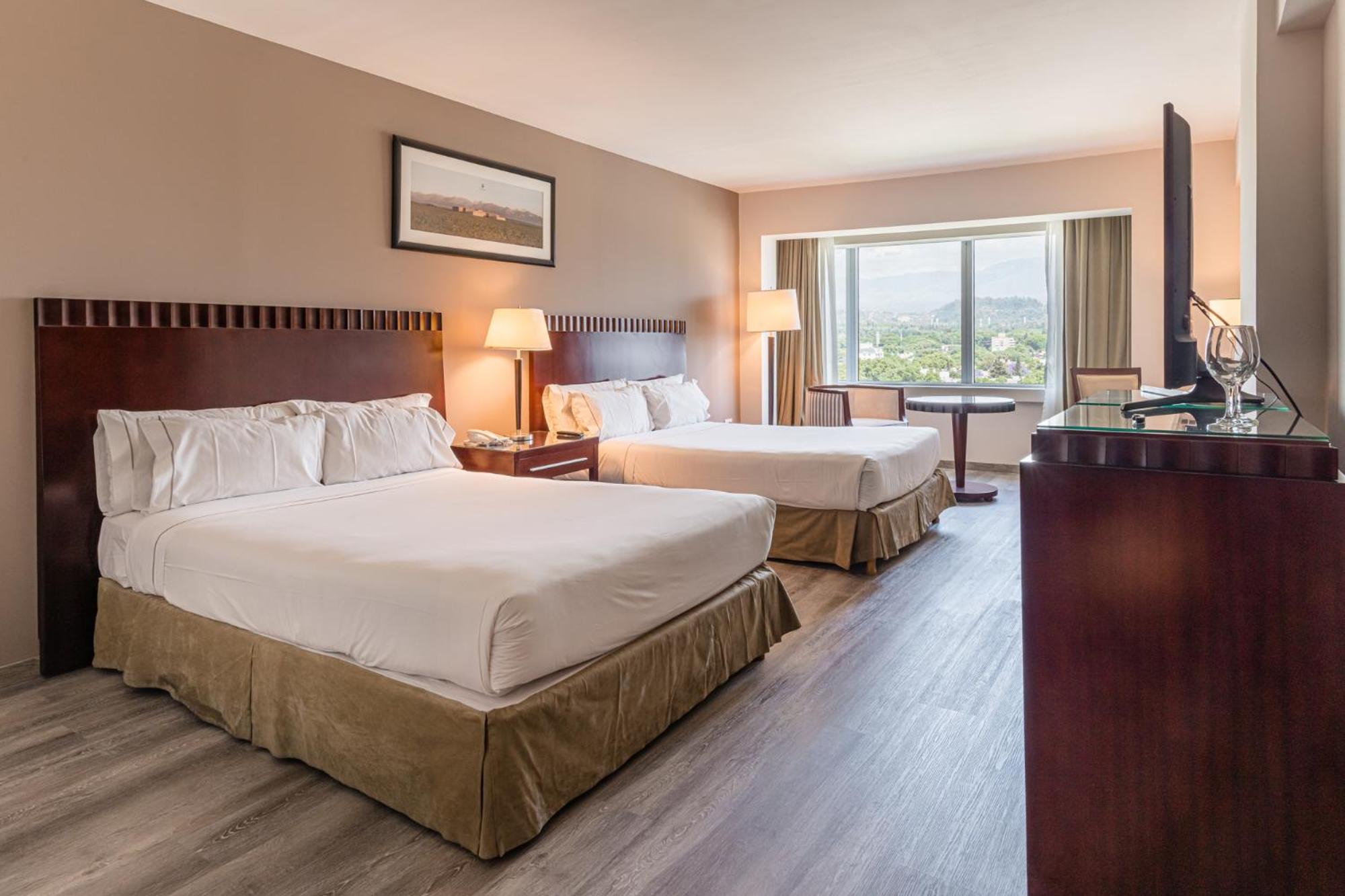 Standard Quadruple Room (2 Adults+ 2 Children)