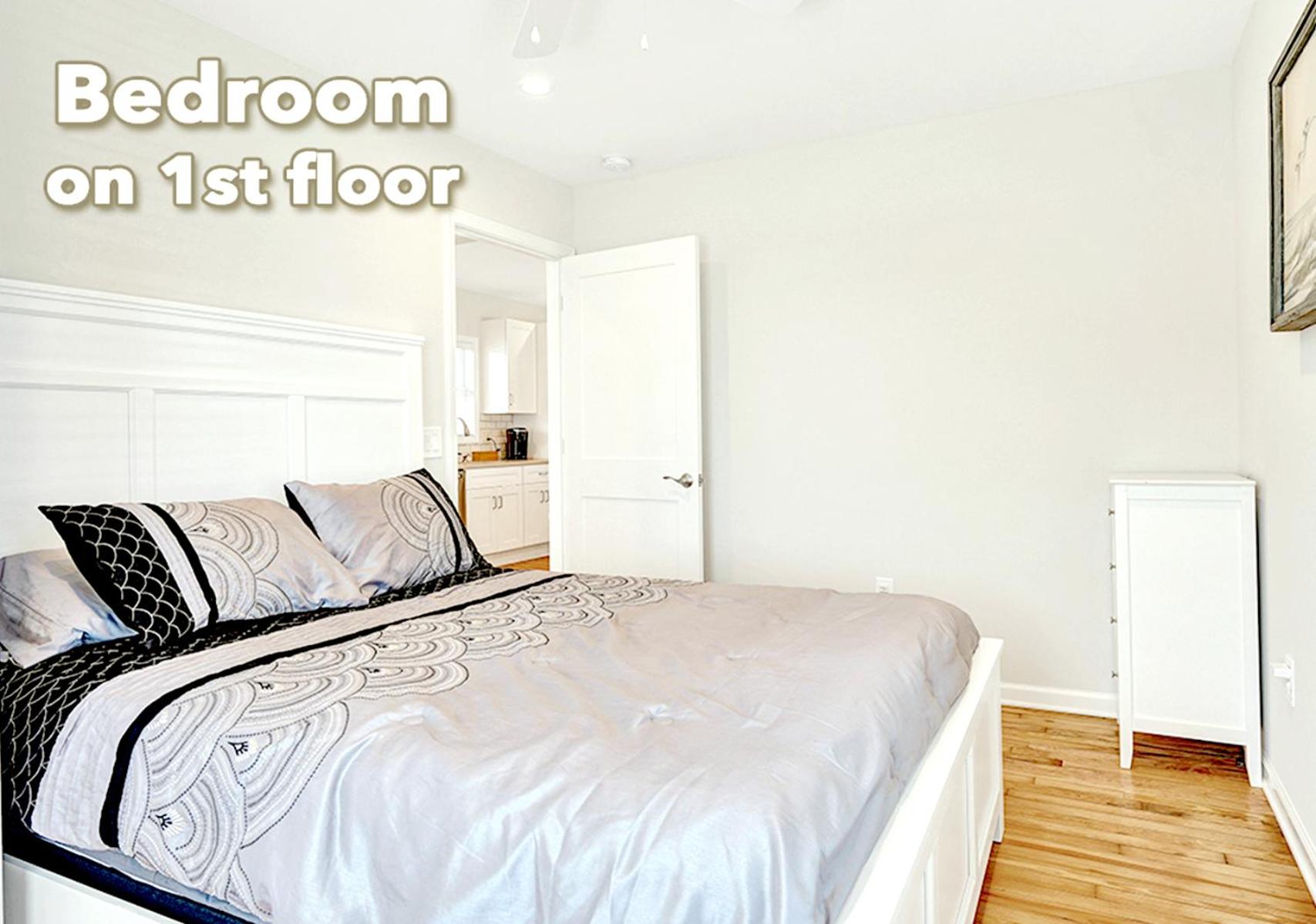 Five-Bedroom House photo 1