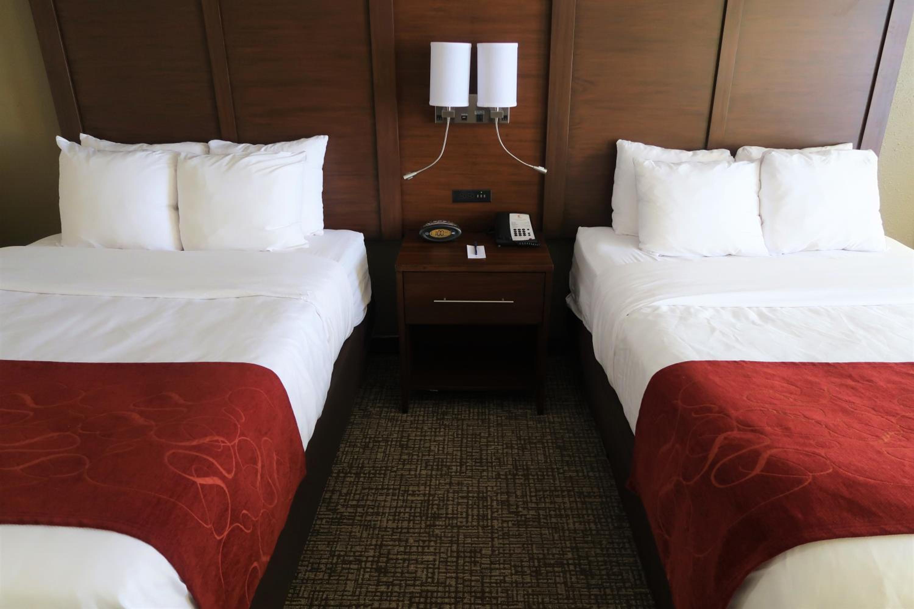 Double Room with Two Double Beds - Non-Smoking - Photo 4
