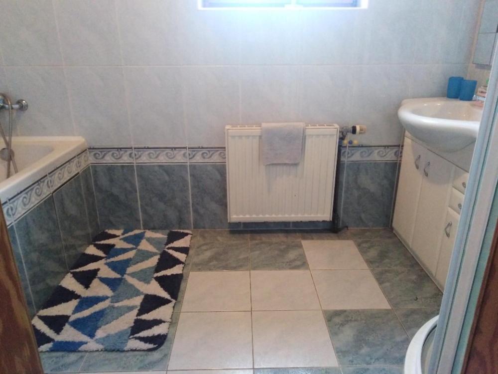 Three-Bedroom Apartment - Photo 6