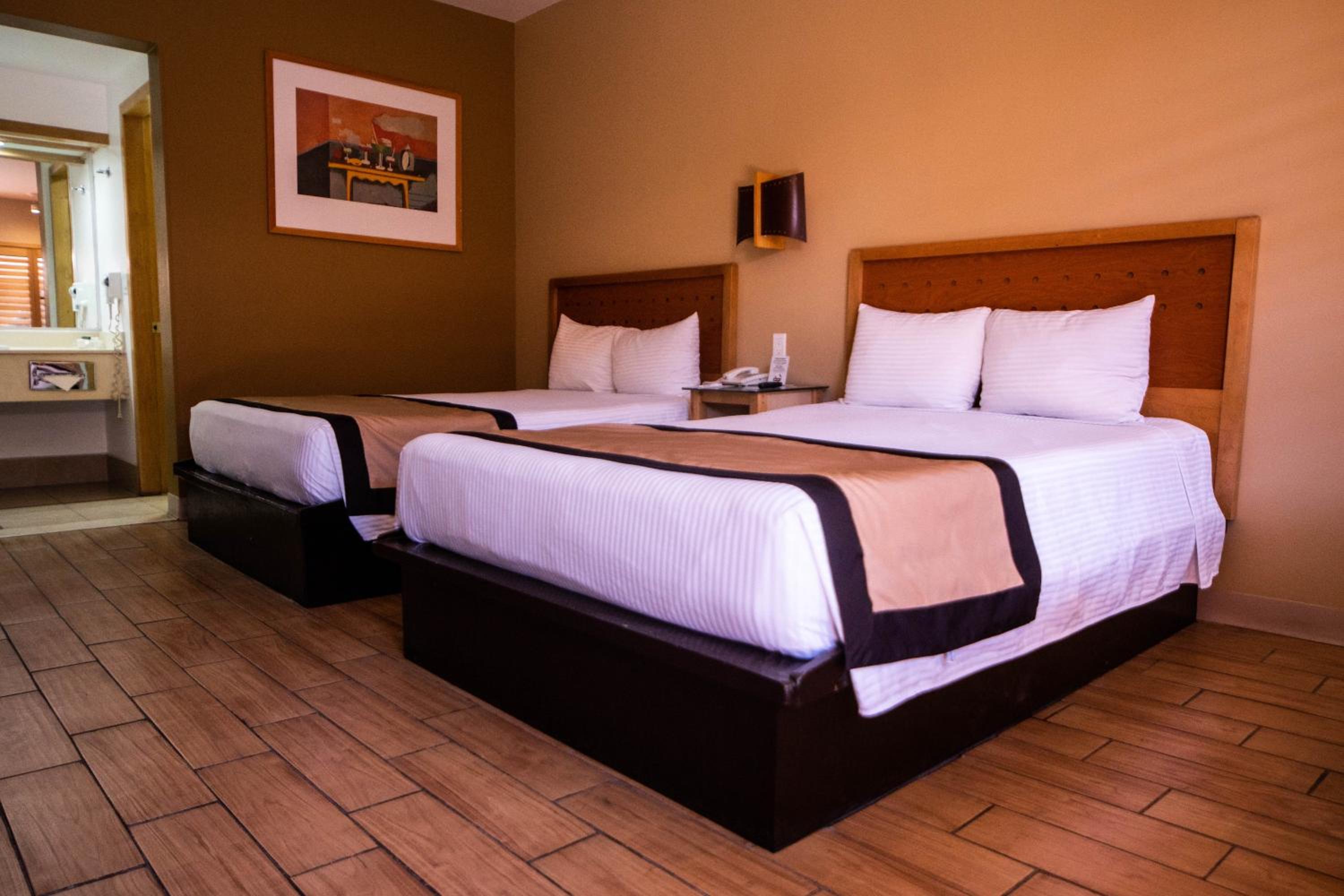 Standard Double Room - Photo 3
