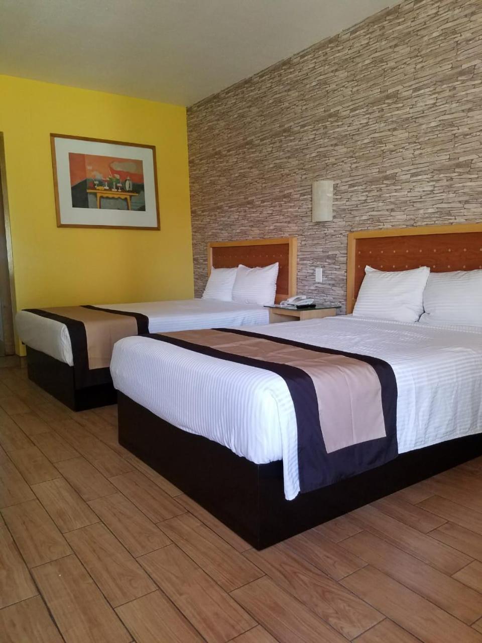 Standard Double Room - Photo 2