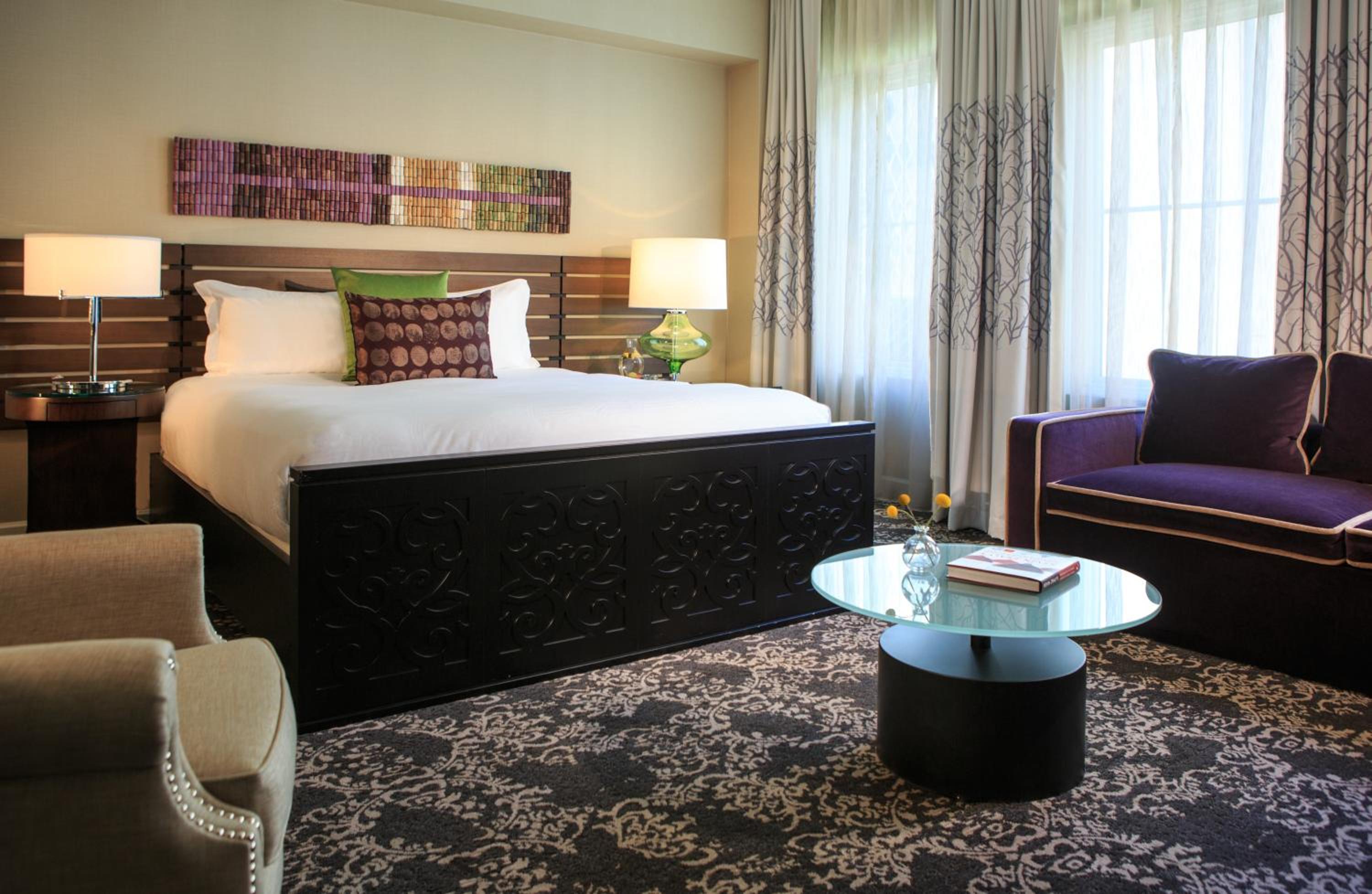 Premium King Room with Sofa Bed and City View - Photo 1