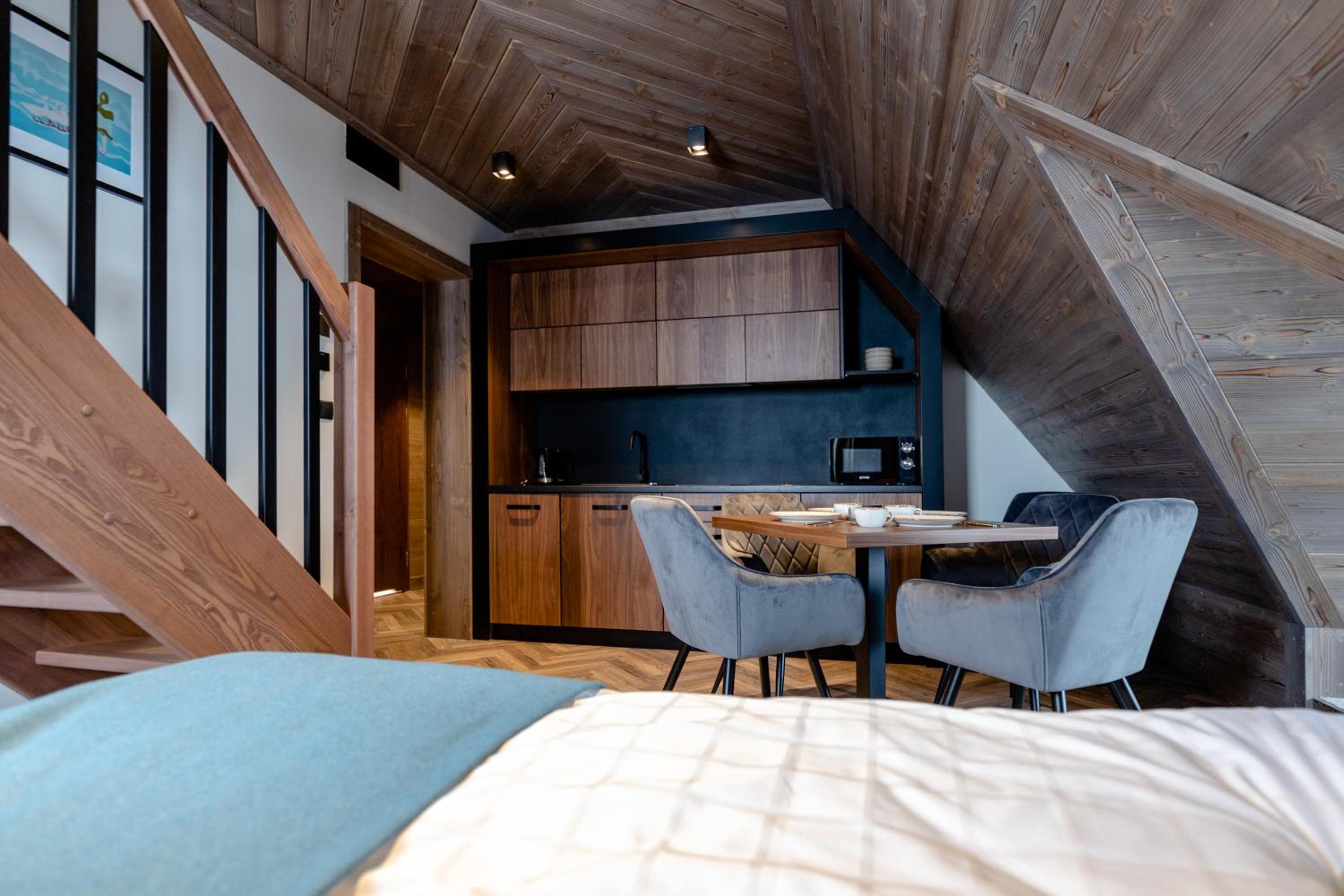 Apartment with Kitchenette - Split Level