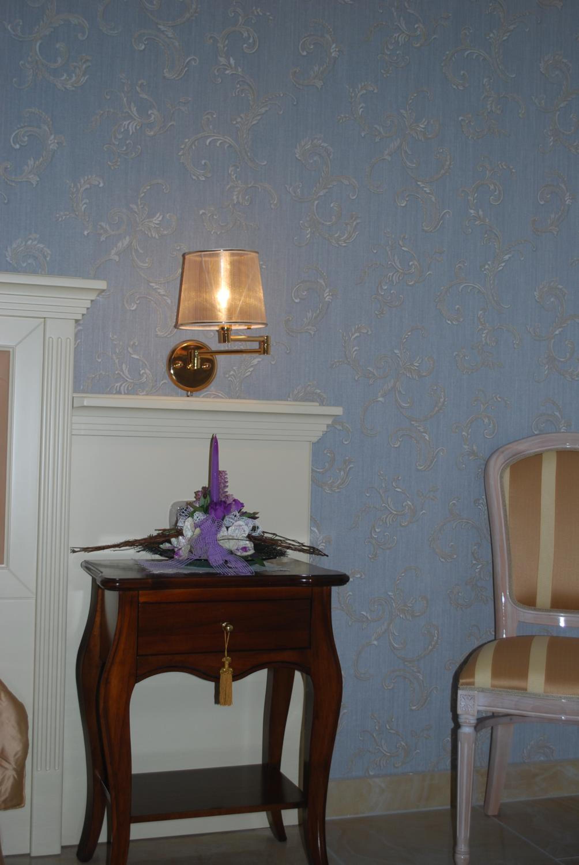 Executive Suite - Photo 5