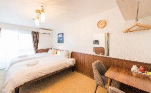 Twin Room with Balcony - Photo 1