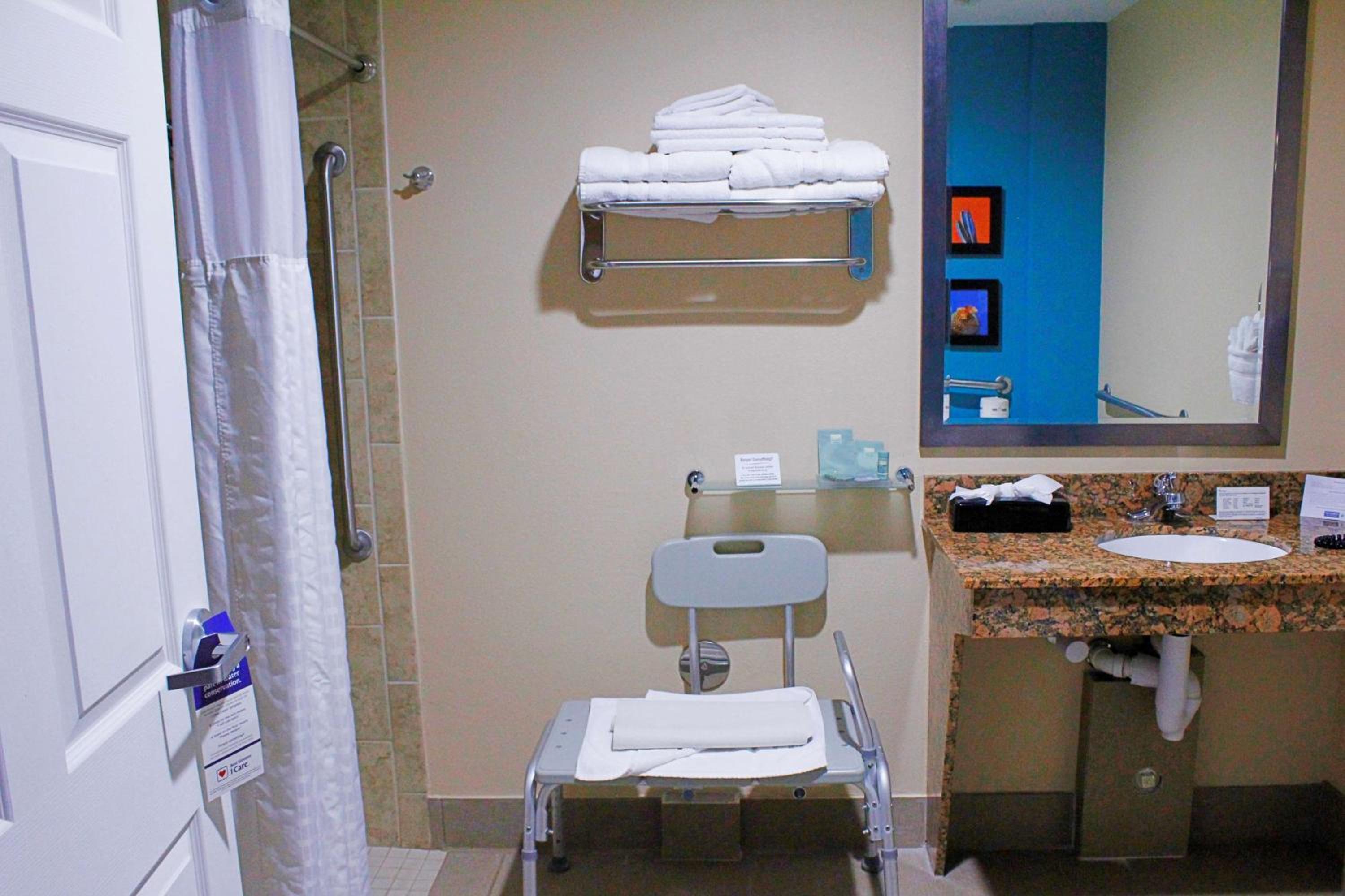 King Room - Disability Access - Photo 3