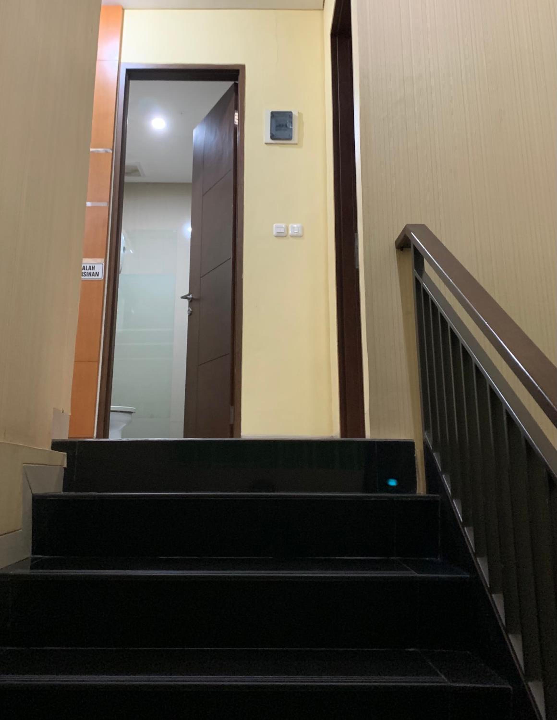 Three-Bedroom House - Photo 3